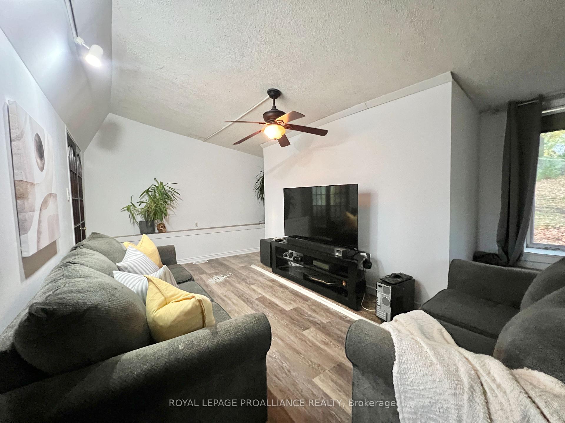 Photo 6 of 2112 Hamilton Road, Quinte West, Sidney Ward — HOMEH
