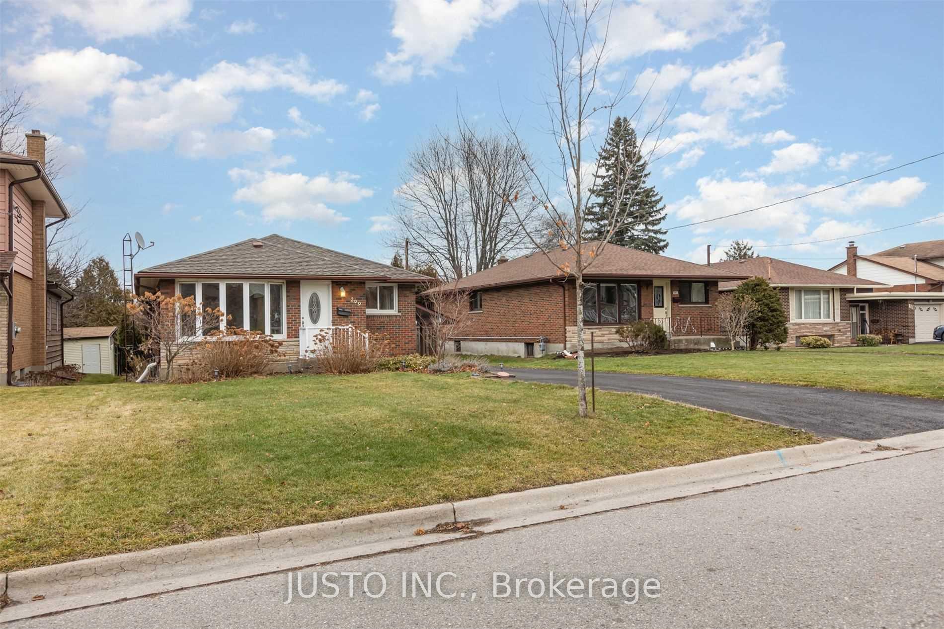 Photo 2 of 299 Fairlawn Court, Oshawa, McLaughlin — HOMEH