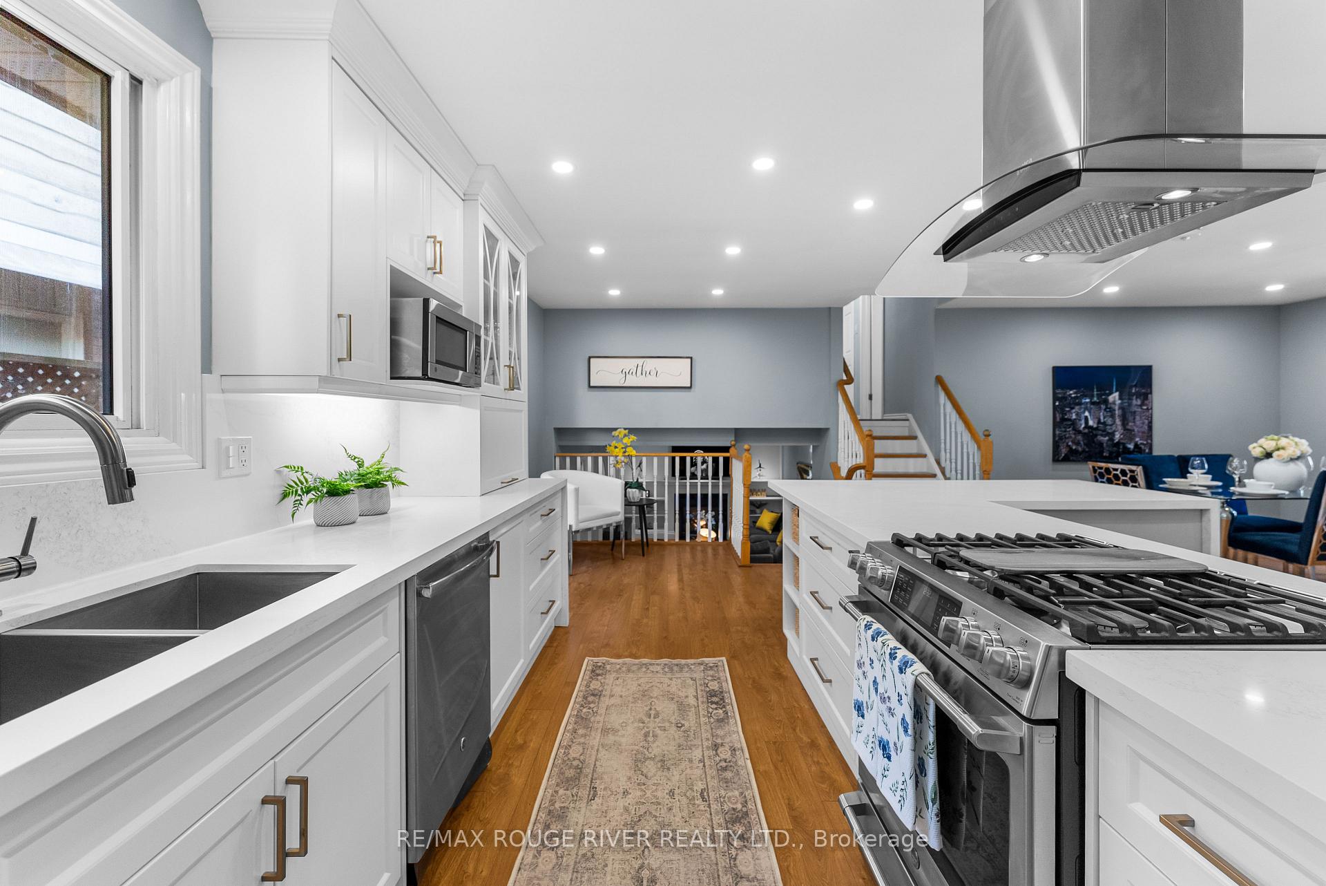 Photo 3 of 1764 Spruce Hill Road, Pickering, Dunbarton — HOMEH