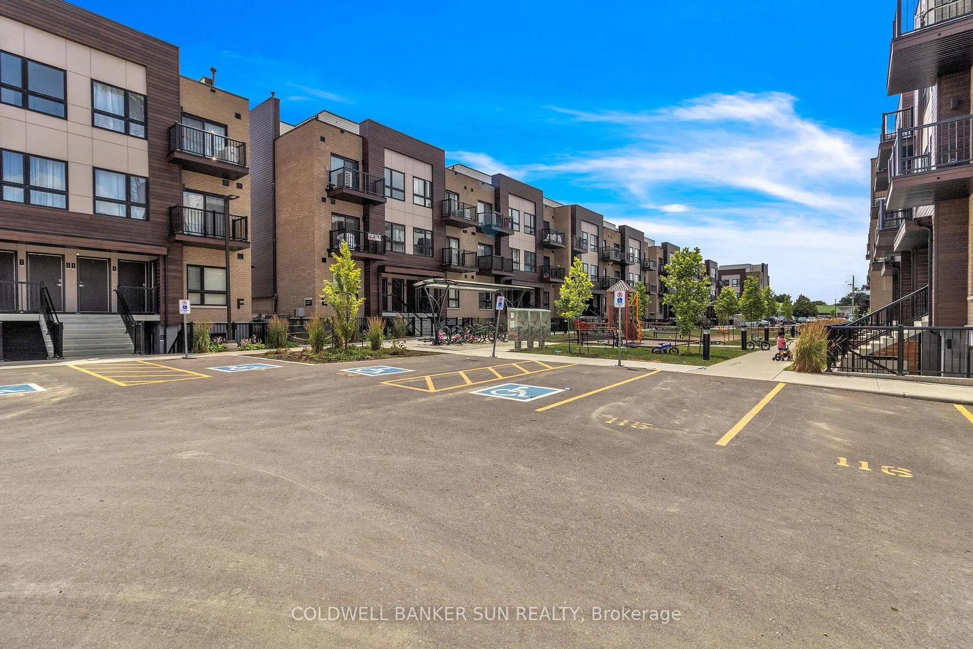 Photo 7 of Unit E12, 20 Palace Street, Kitchener — HOMEH
