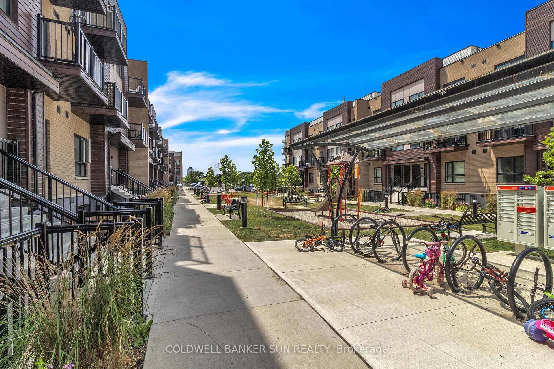Photo 17 of Unit E12, 20 Palace Street, Kitchener — HOMEH