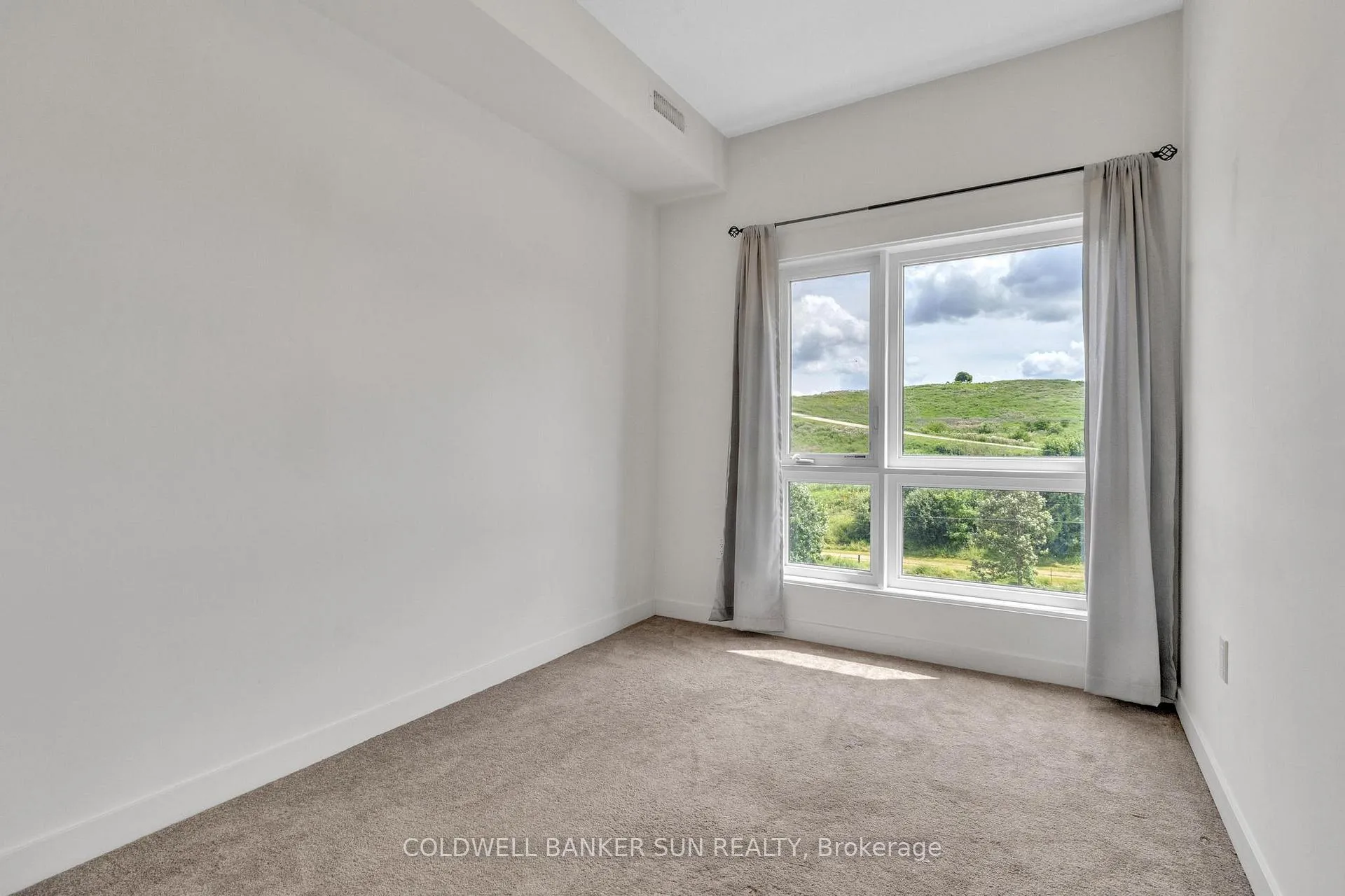 Photo 260 of Unit E12, 20 Palace Street, Kitchener — HOMEH