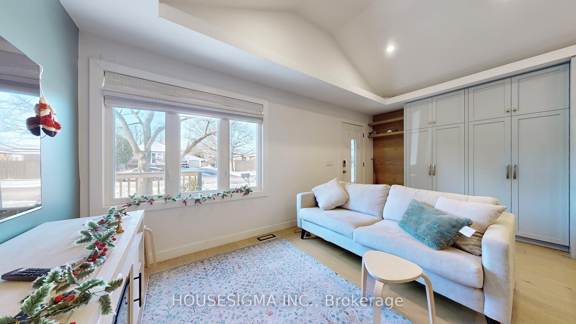 Photo 3 of 745 Marksbury Road, Pickering, West Shore — HOMEH