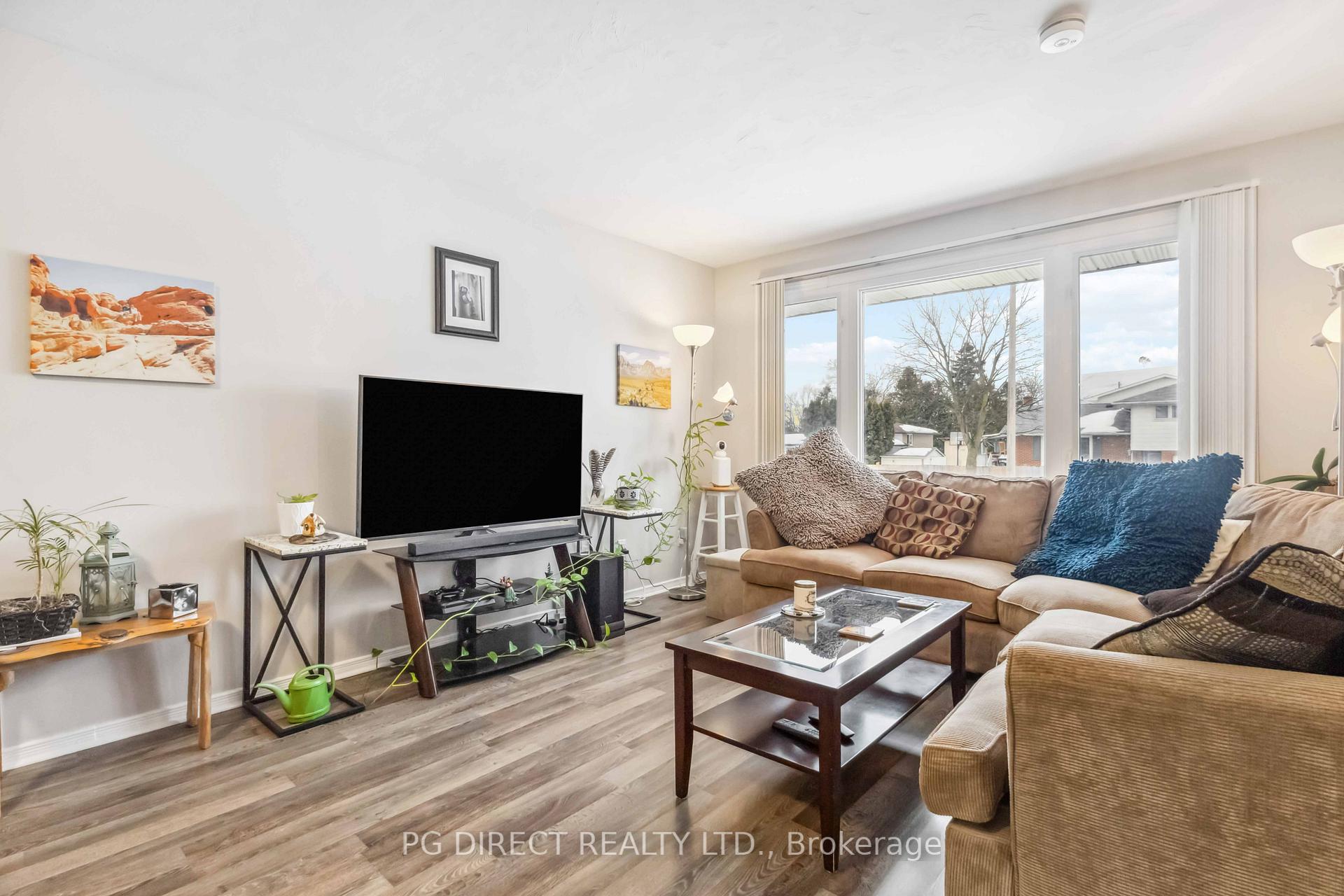 Photo 3 of 120 Seneca Avenue, Oshawa, Samac — HOMEH