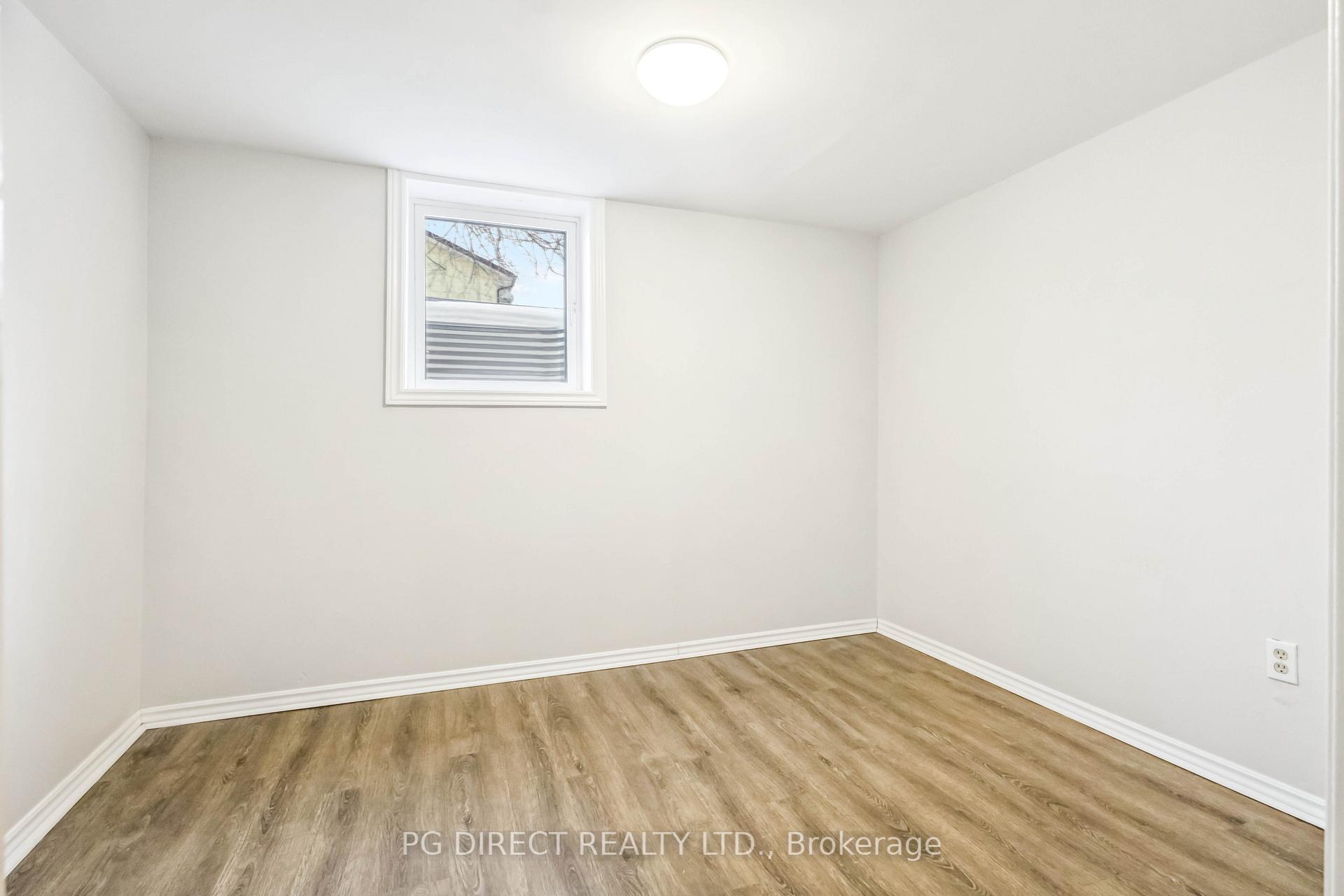 Photo 16 of 120 Seneca Avenue, Oshawa, Samac — HOMEH