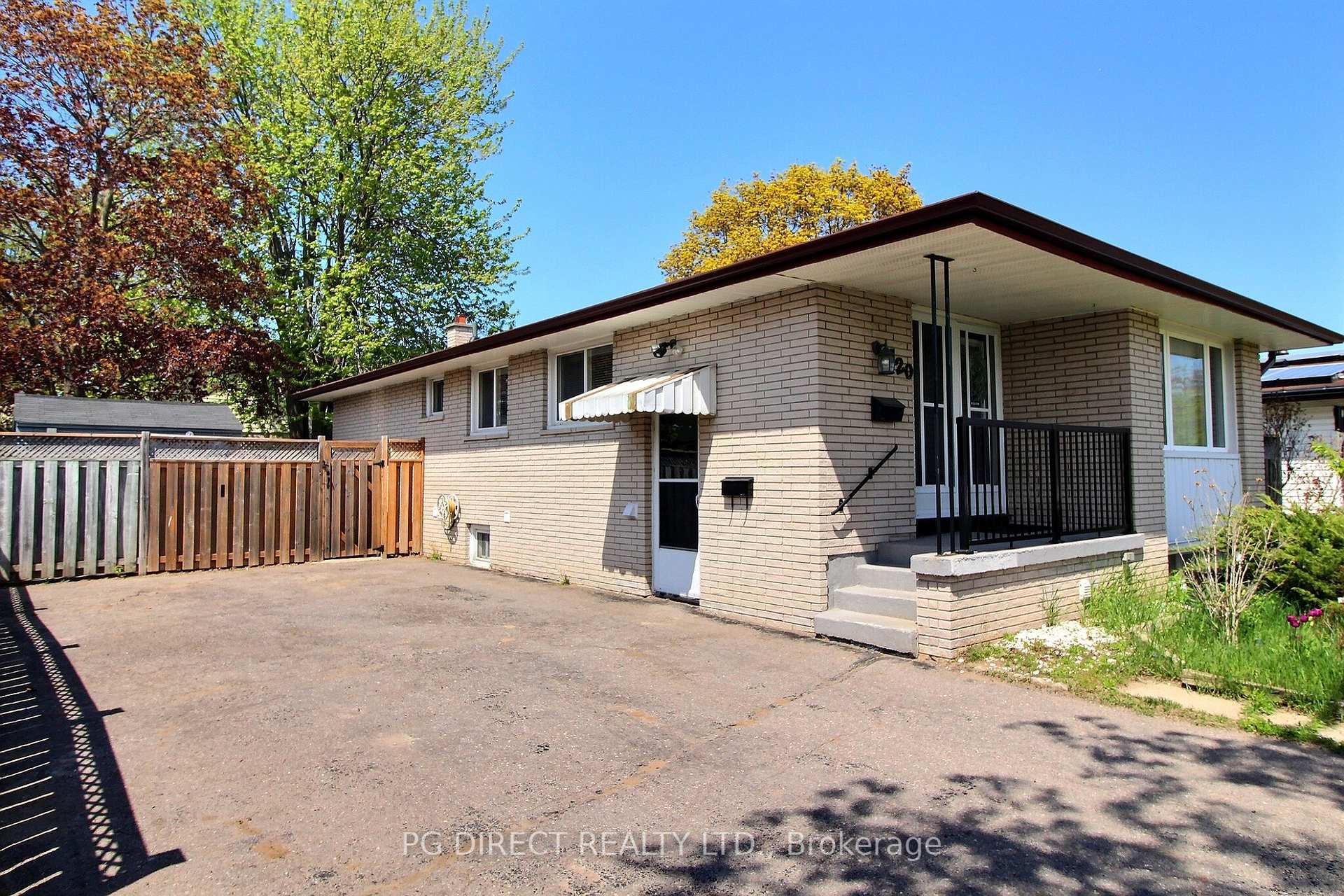 Photo 18 of 120 Seneca Avenue, Oshawa, Samac — HOMEH