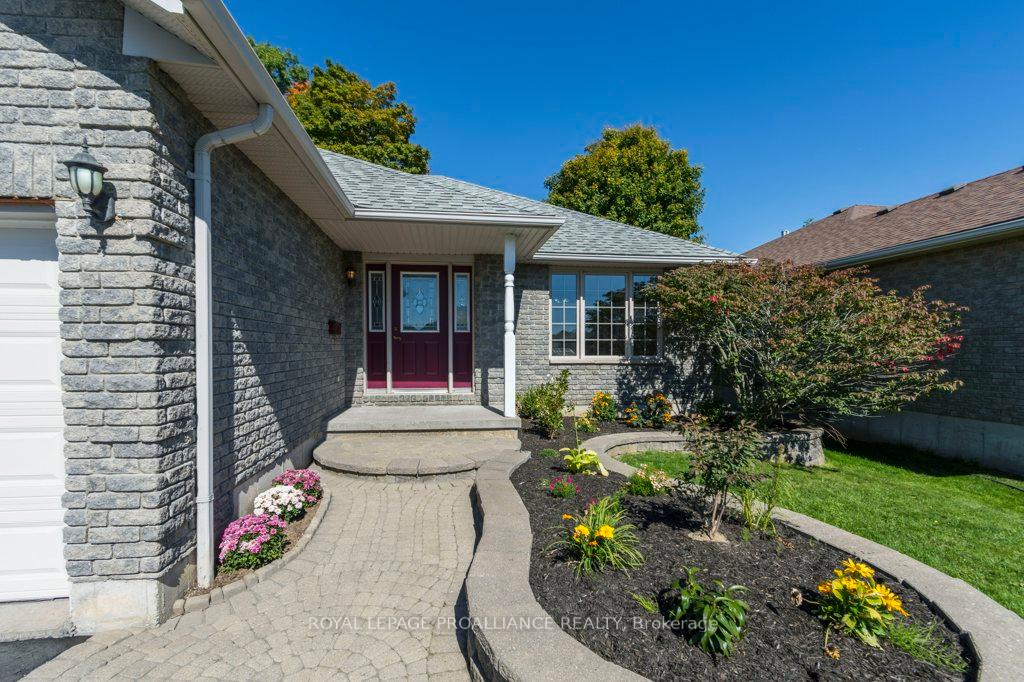 Photo 2 of 23 Sunshine Lane, Quinte West, Murray Ward — HOMEH
