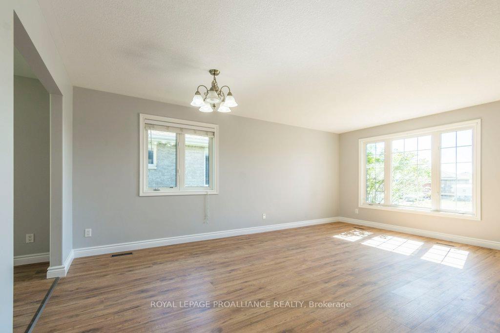 Photo 6 of 23 Sunshine Lane, Quinte West, Murray Ward — HOMEH