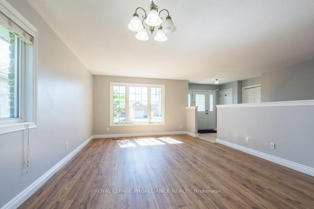 Photo 7 of 23 Sunshine Lane, Quinte West, Murray Ward — HOMEH