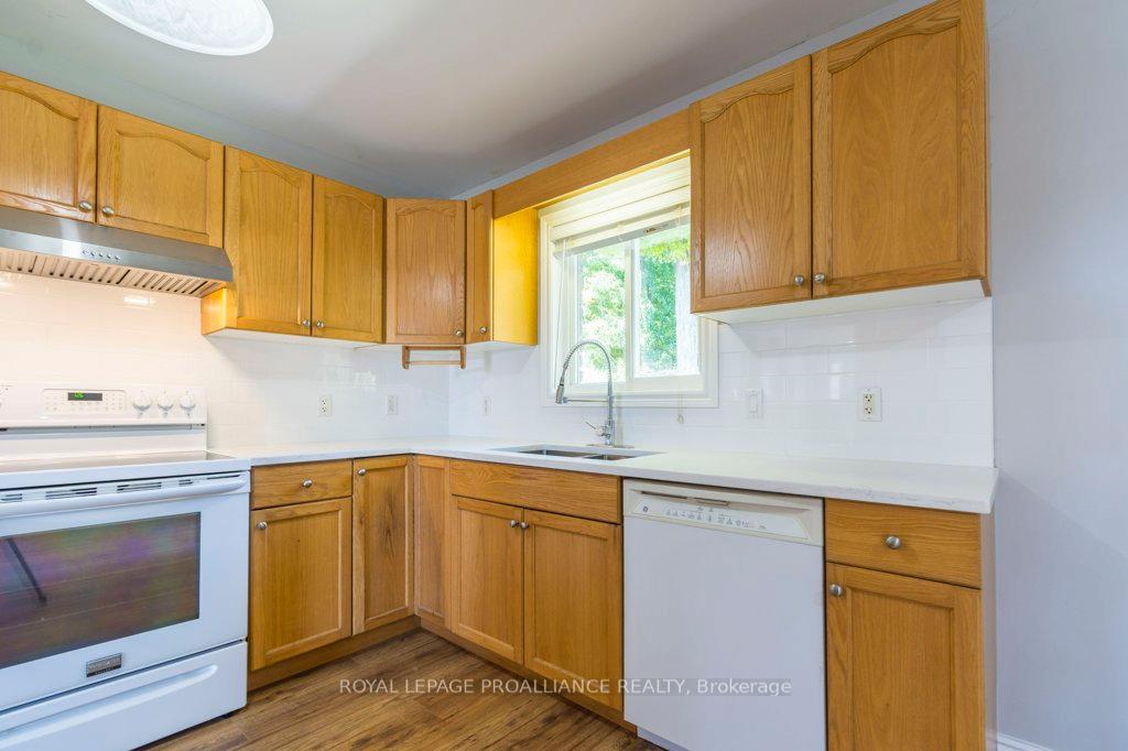 Photo 9 of 23 Sunshine Lane, Quinte West, Murray Ward — HOMEH