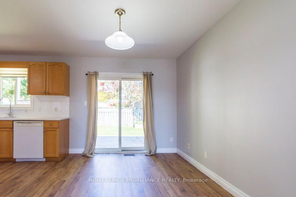 Photo 12 of 23 Sunshine Lane, Quinte West, Murray Ward — HOMEH