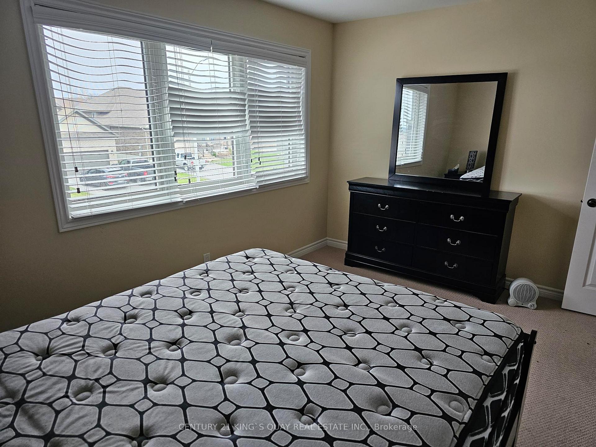 Photo 10 of 32 Stonecrest Boulevard, Quinte West, Sidney Ward — HOMEH