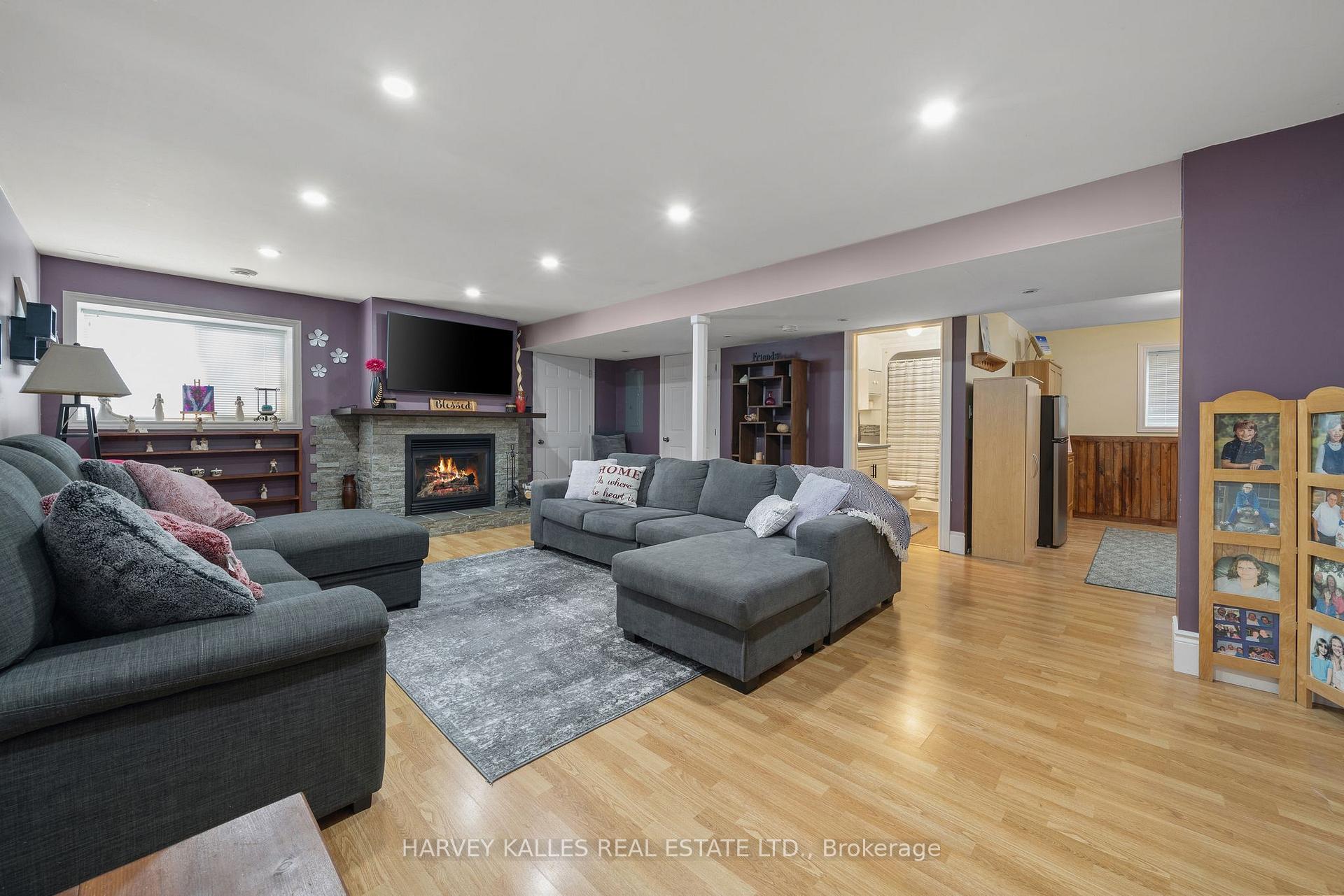Photo 21 of 46 Barker Street, Prince Edward County, Picton Ward — HOMEH