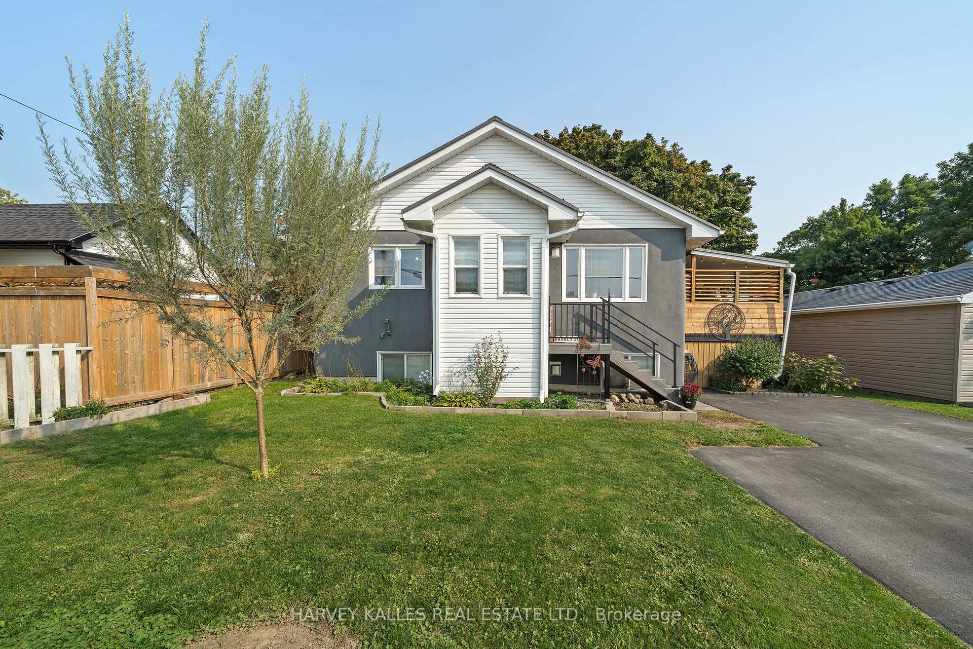 Photo 40 of 46 Barker Street, Prince Edward County, Picton Ward — HOMEH