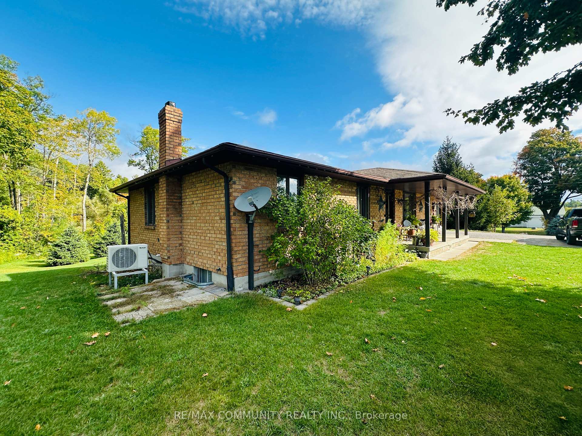 Photo 2 of 214 Helyer Road, Quinte West, Murray Ward — HOMEH