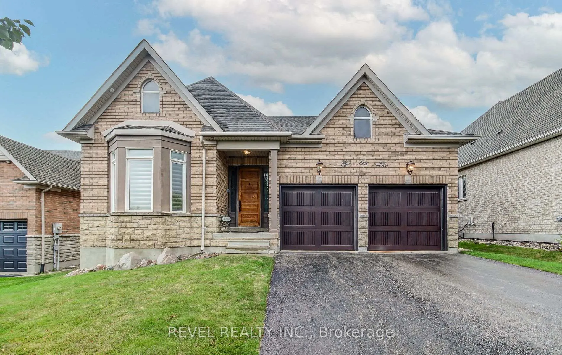 Front of 126 Aberfoyle Mill Crescent