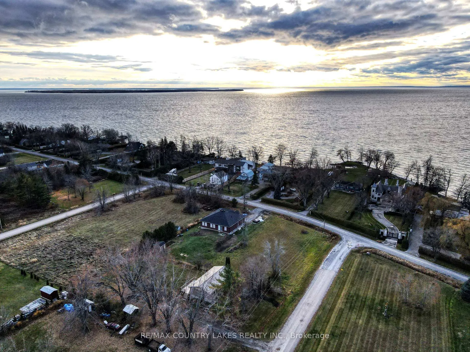 Photo 2 of 2899 Georgina Drive, Ramara, Brechin — HOMEH