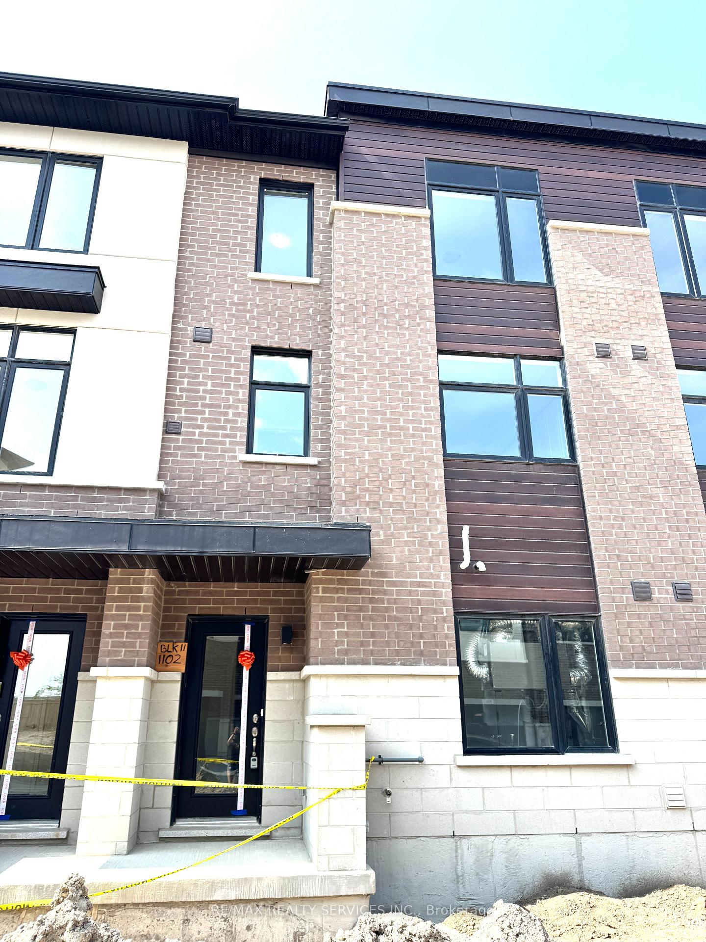 Photo 2 of Unit 1207, 1695 Dersan Street, Pickering, Duffin Heights — HOMEH