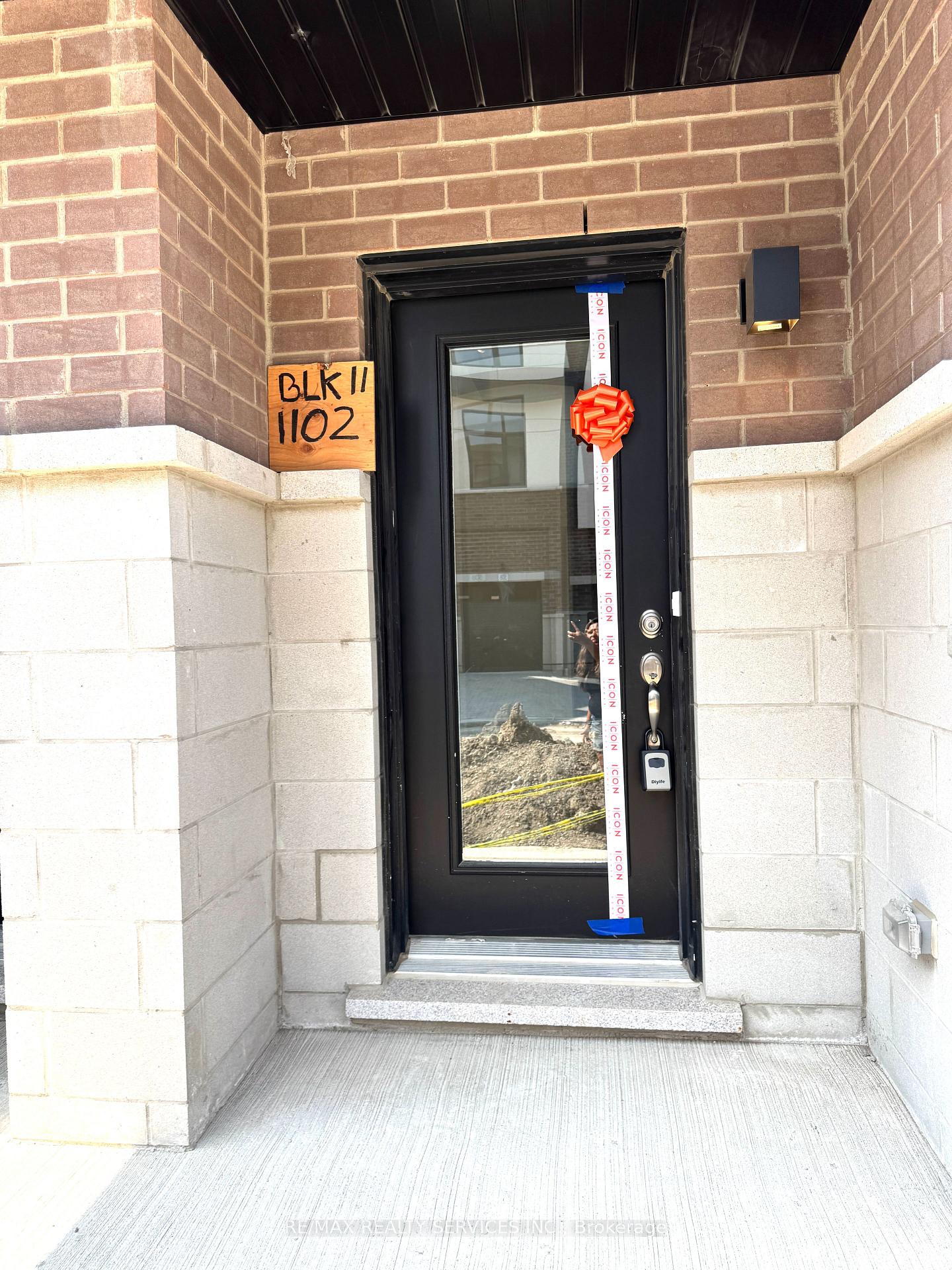 Photo 4 of Unit 1207, 1695 Dersan Street, Pickering, Duffin Heights — HOMEH