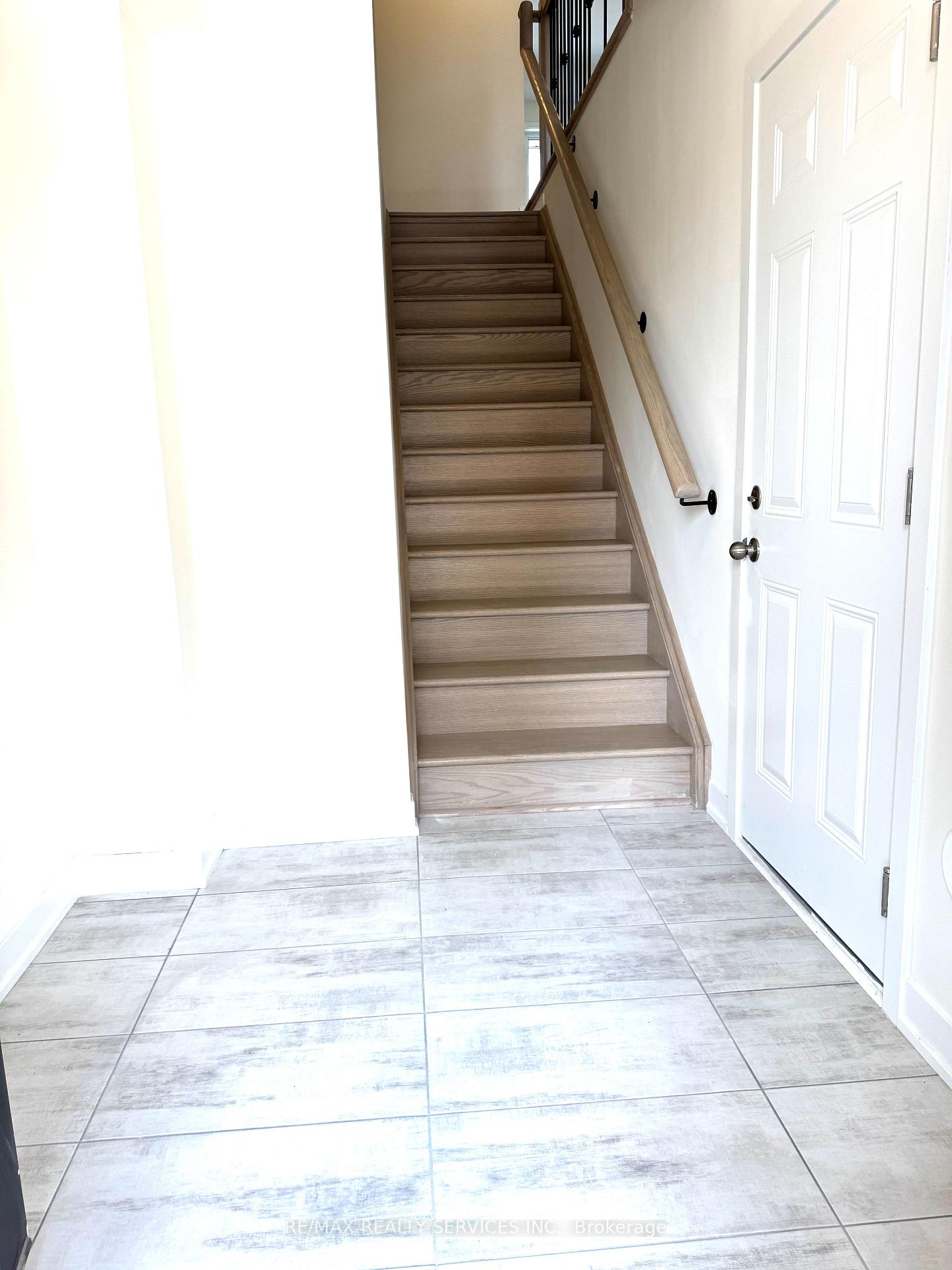 Photo 5 of Unit 1207, 1695 Dersan Street, Pickering, Duffin Heights — HOMEH