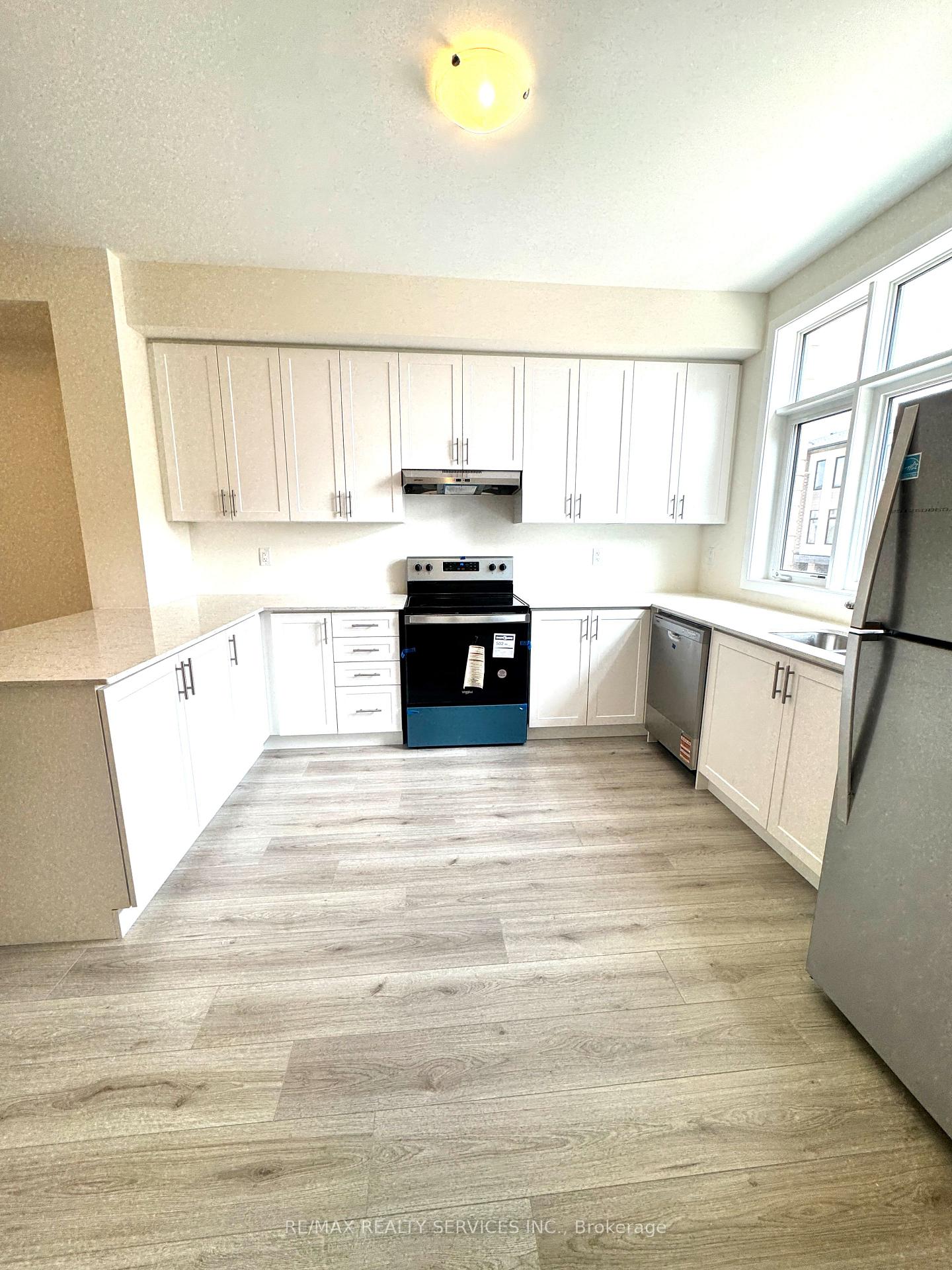 Photo 10 of Unit 1207, 1695 Dersan Street, Pickering, Duffin Heights — HOMEH