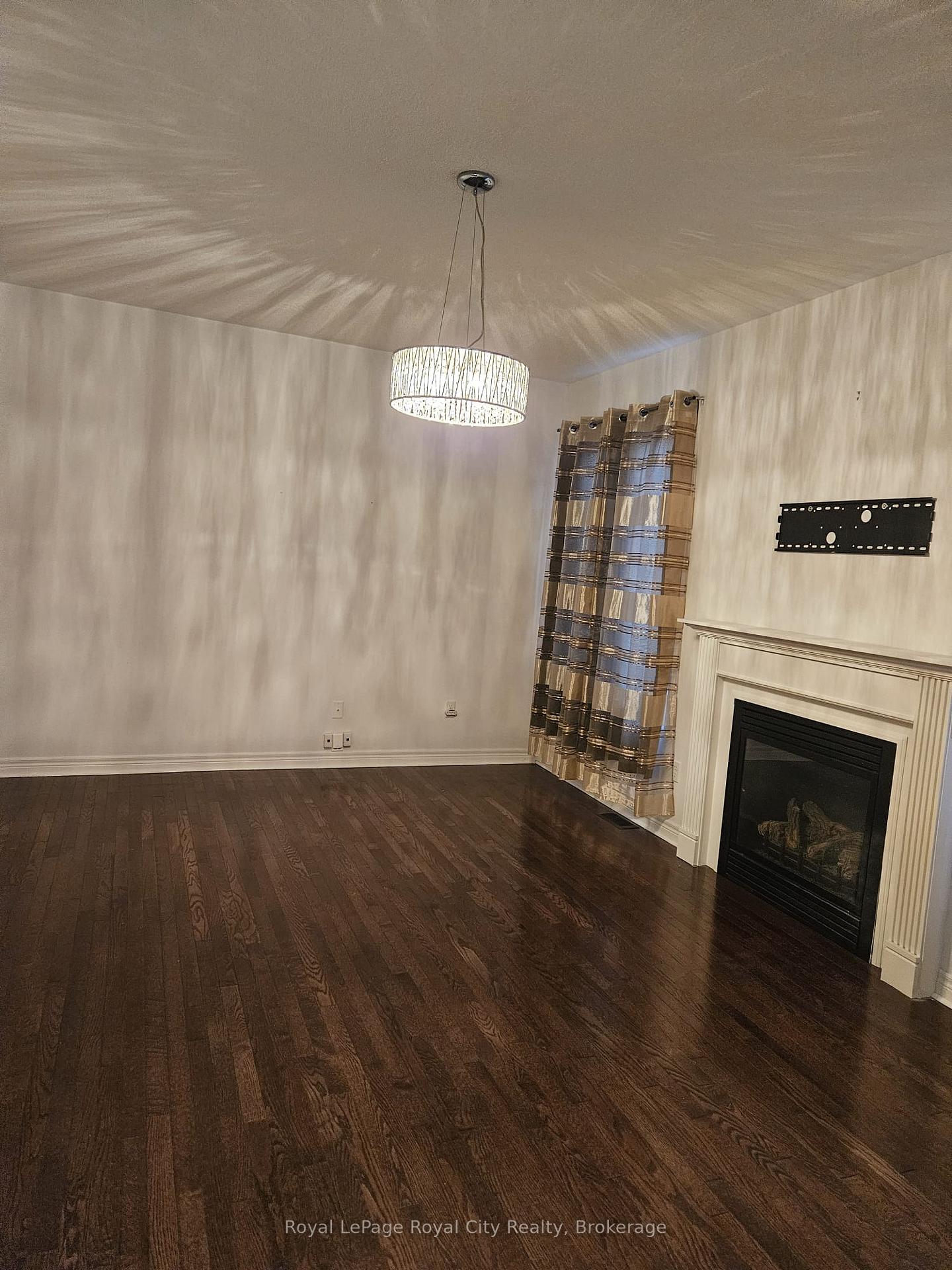 Photo 3 of Upper 384 Cedric Terrace, Milton, Harrison — HOMEH