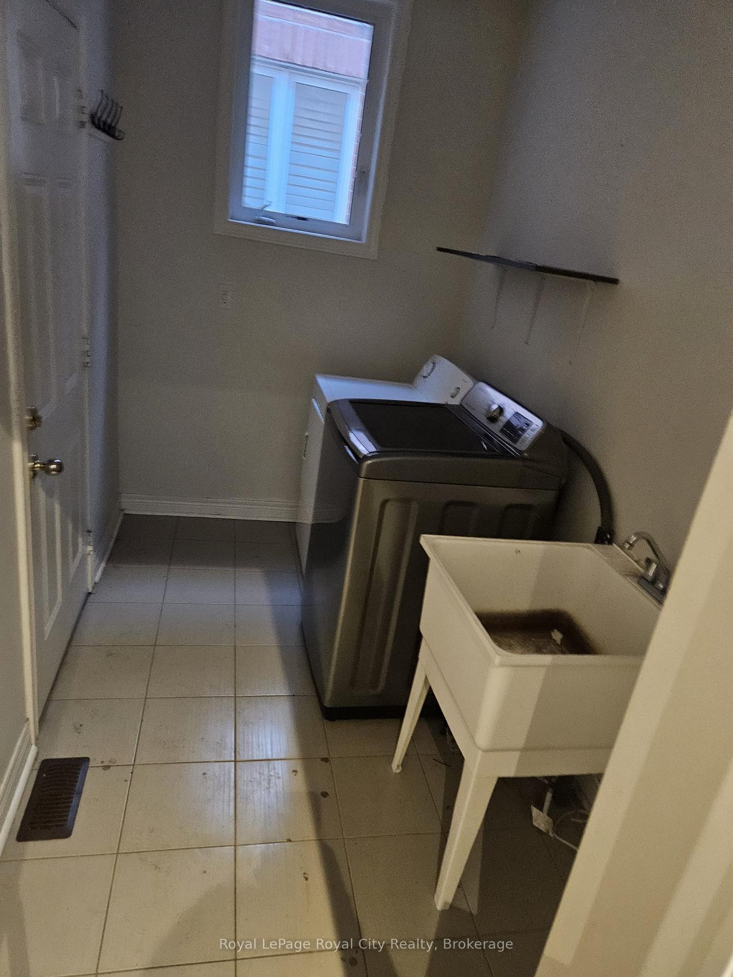 Photo 10 of Upper 384 Cedric Terrace, Milton, Harrison — HOMEH