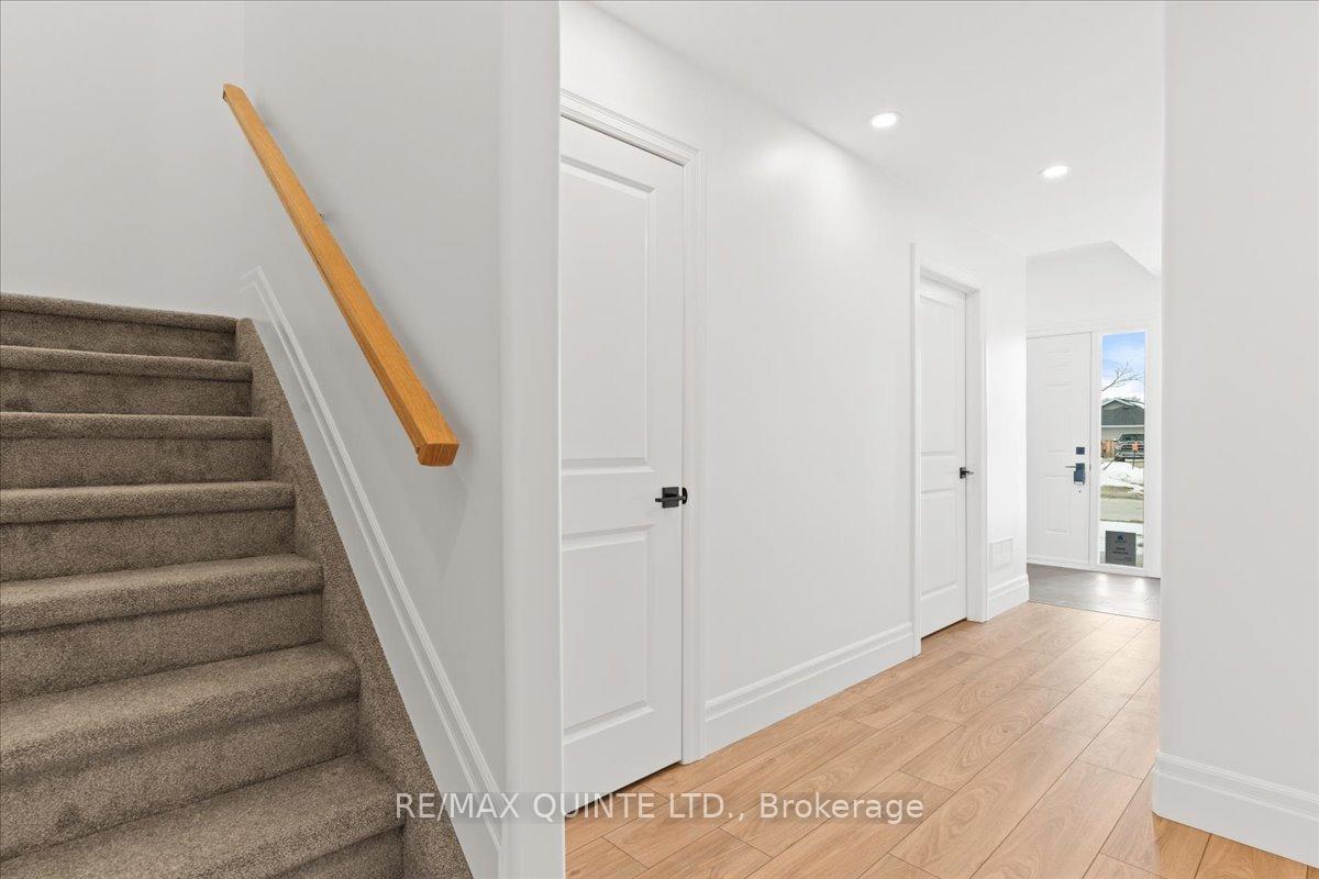 Photo 3 of 24 Evans Street, Prince Edward County, Picton — HOMEH
