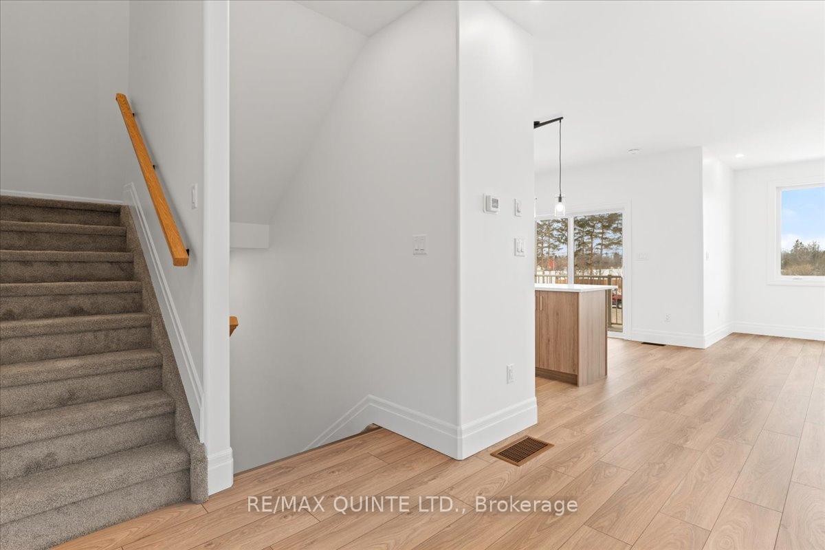 Photo 4 of 24 Evans Street, Prince Edward County, Picton — HOMEH