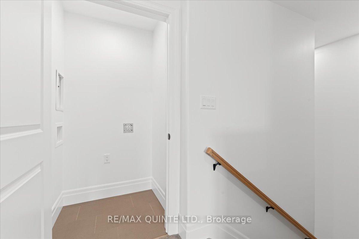Photo 18 of 24 Evans Street, Prince Edward County, Picton — HOMEH