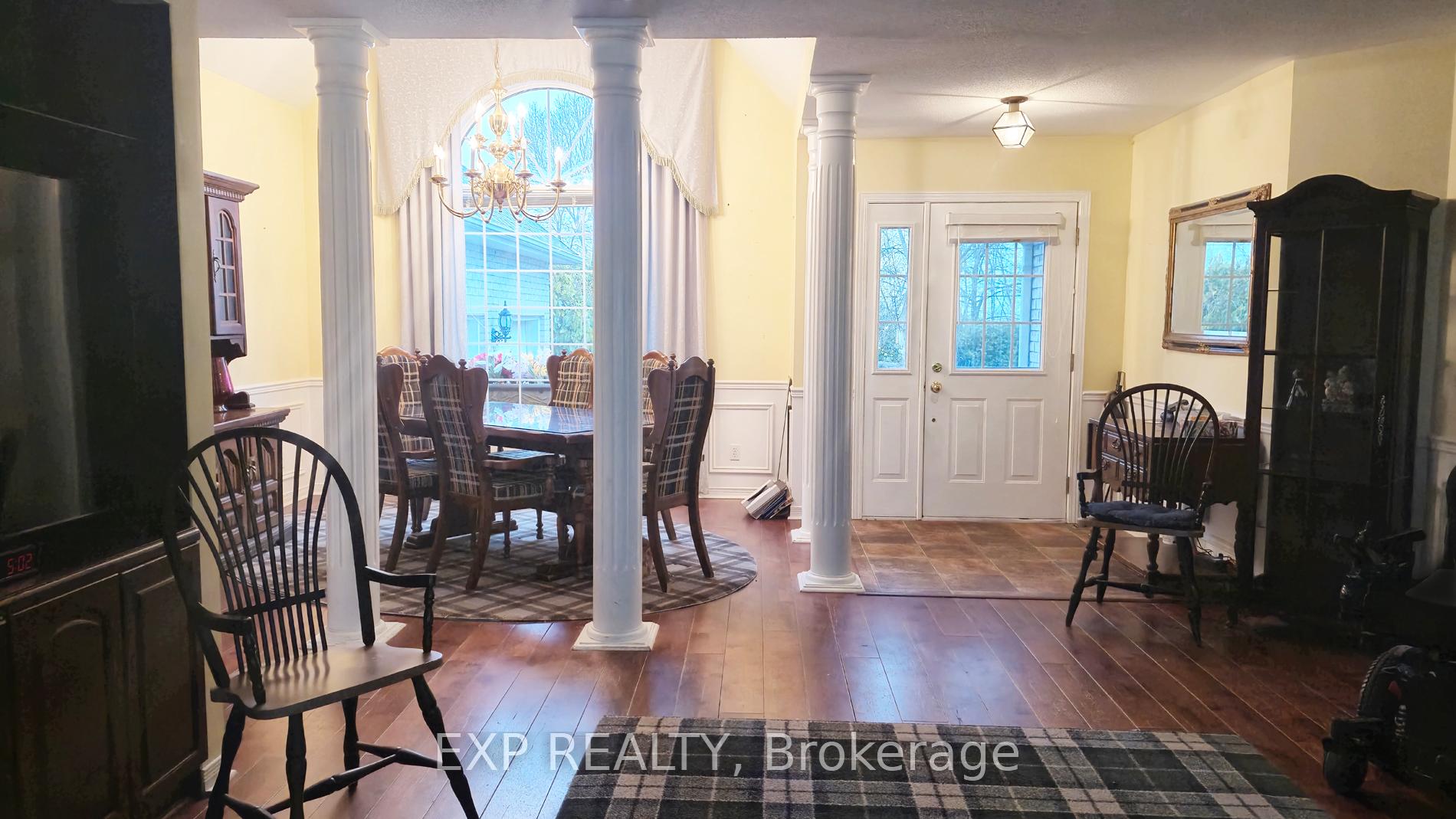 Photo 3 of 700 Barcovan Beach Road, Quinte West, Murray Ward — HOMEH