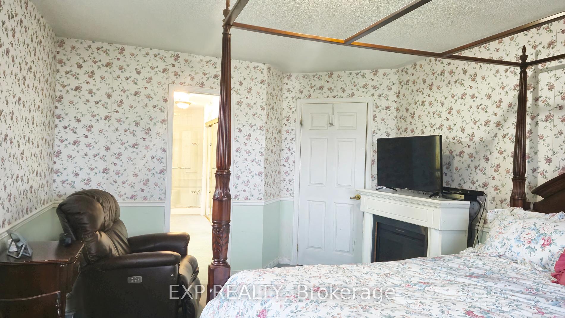 Photo 21 of 700 Barcovan Beach Road, Quinte West, Murray Ward — HOMEH