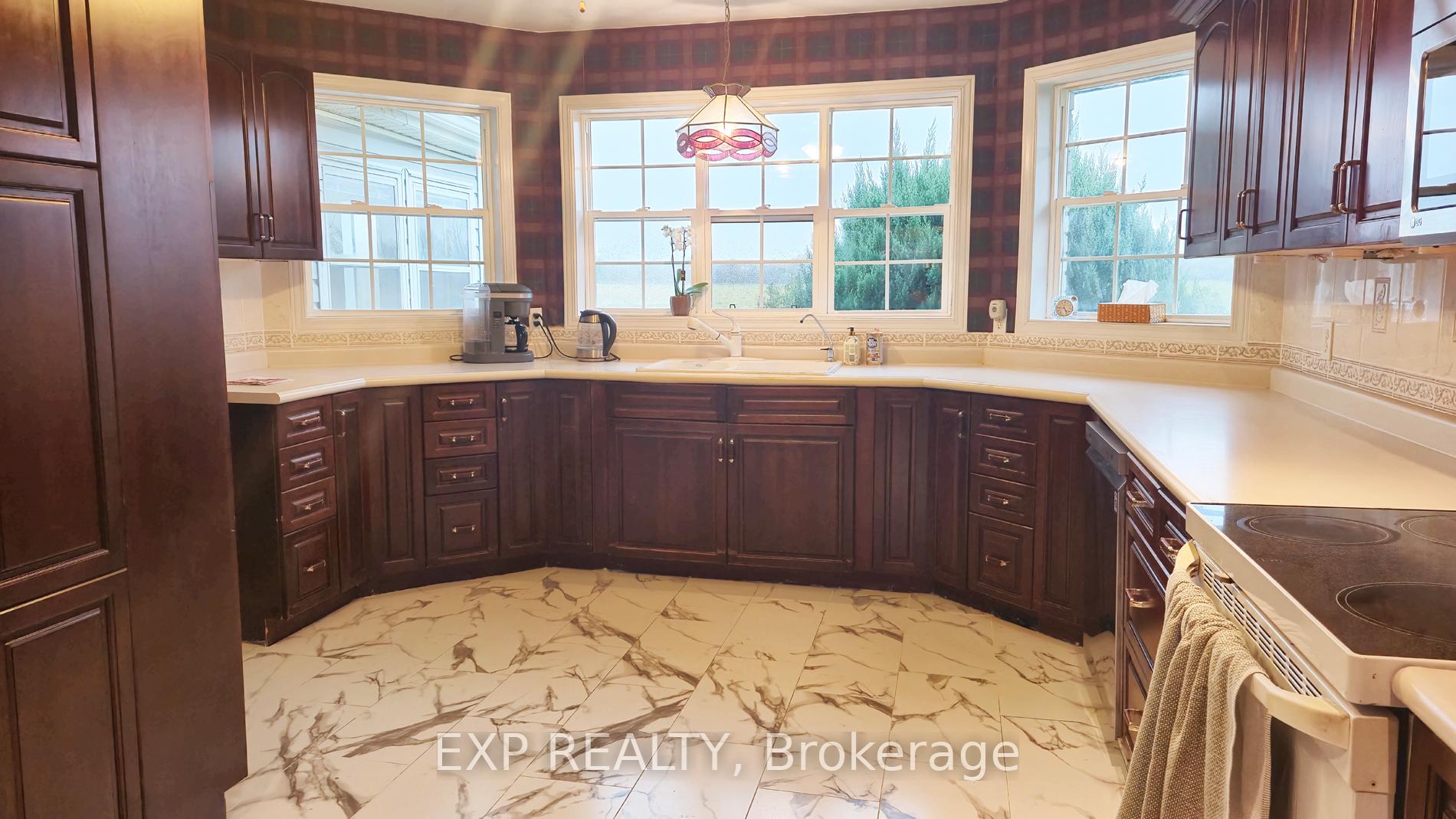 Photo 34 of 700 Barcovan Beach Road, Quinte West, Murray Ward — HOMEH