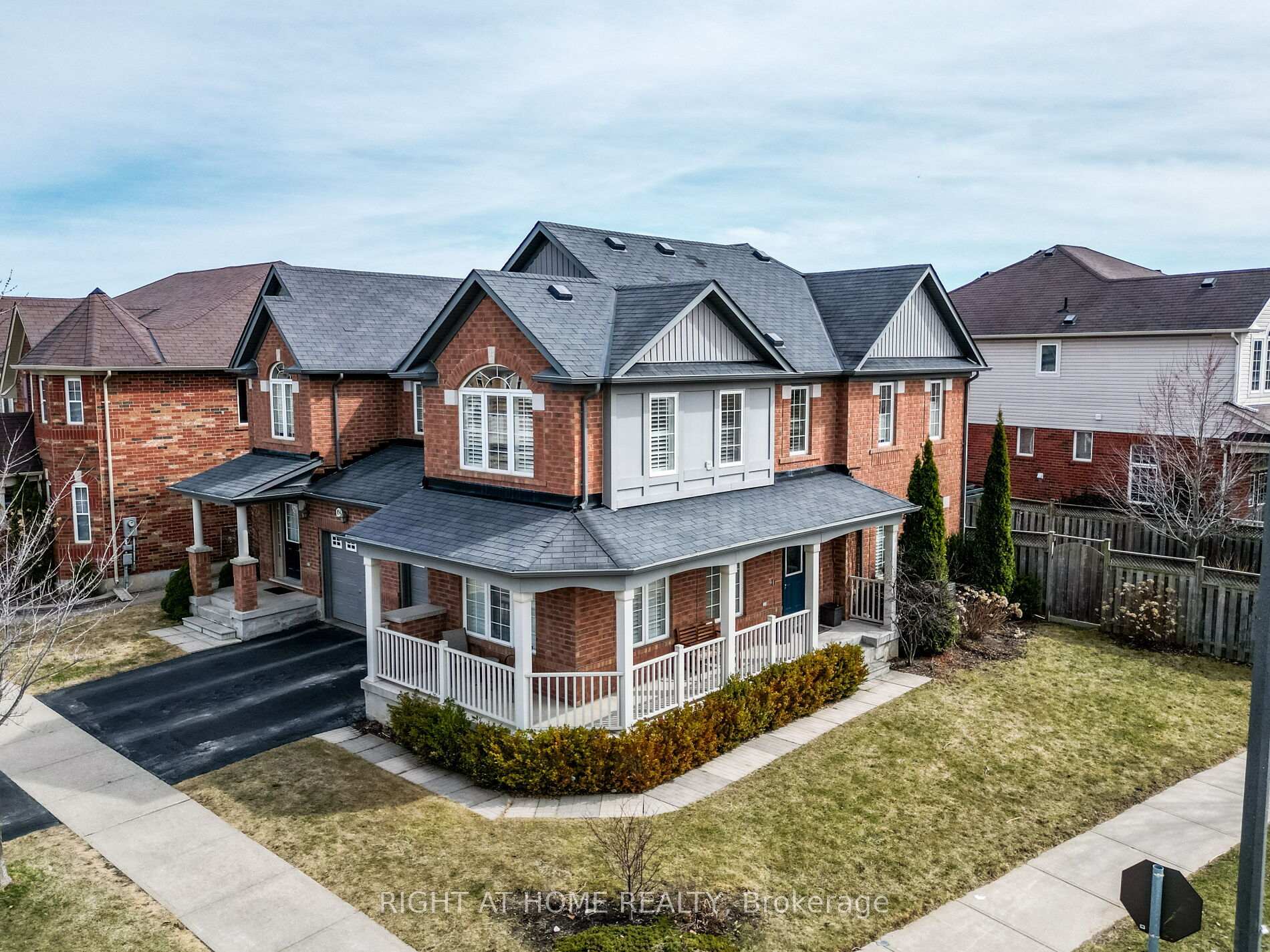 Photo 3 of 892 Philbrook Drive, Milton, Coates — HOMEH