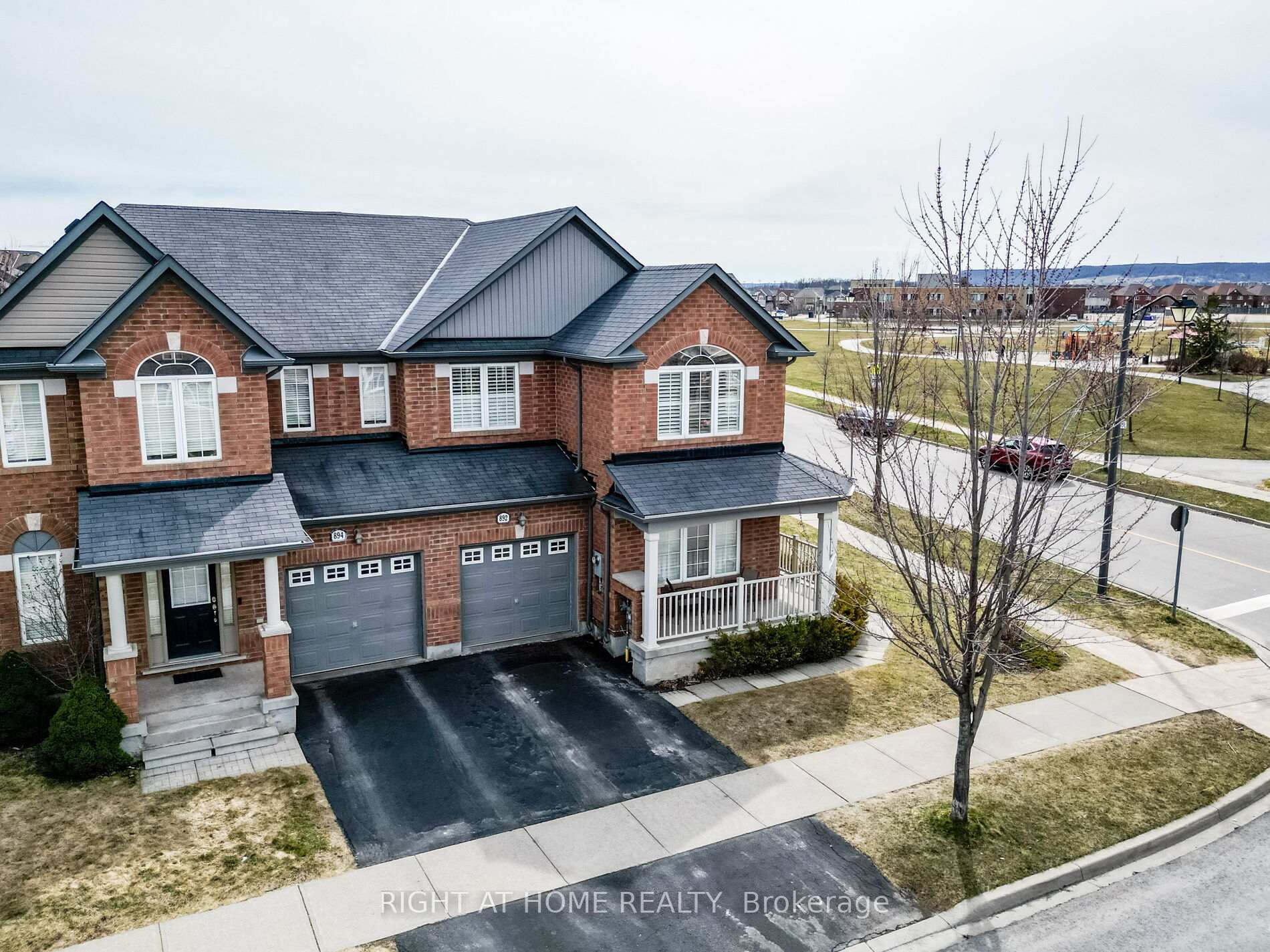 Photo 4 of 892 Philbrook Drive, Milton, Coates — HOMEH