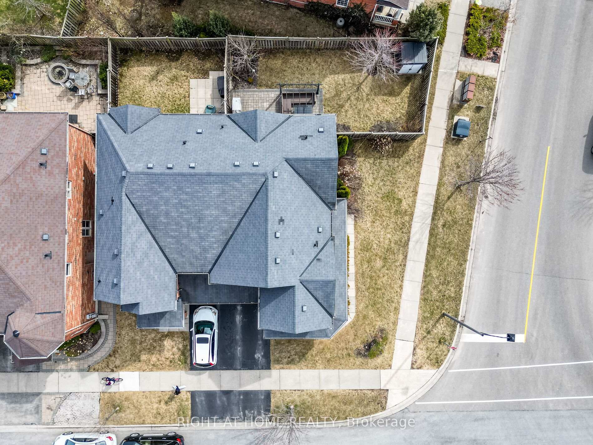 Photo 6 of 892 Philbrook Drive, Milton, Coates — HOMEH