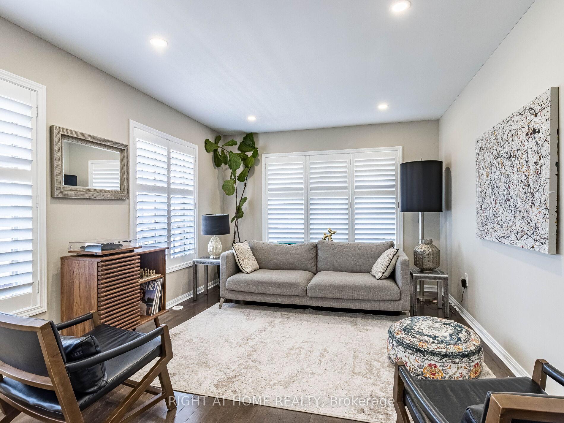 Photo 11 of 892 Philbrook Drive, Milton, Coates — HOMEH
