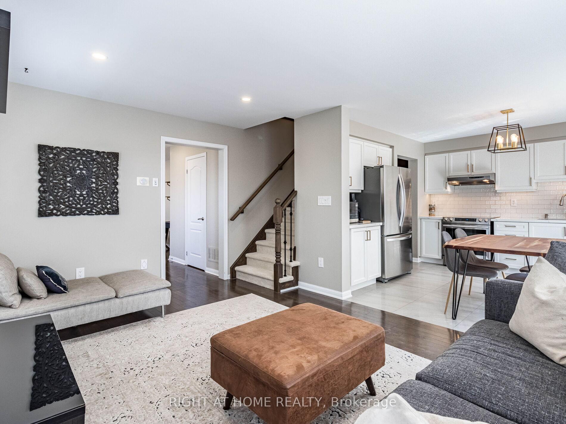 Photo 16 of 892 Philbrook Drive, Milton, Coates — HOMEH