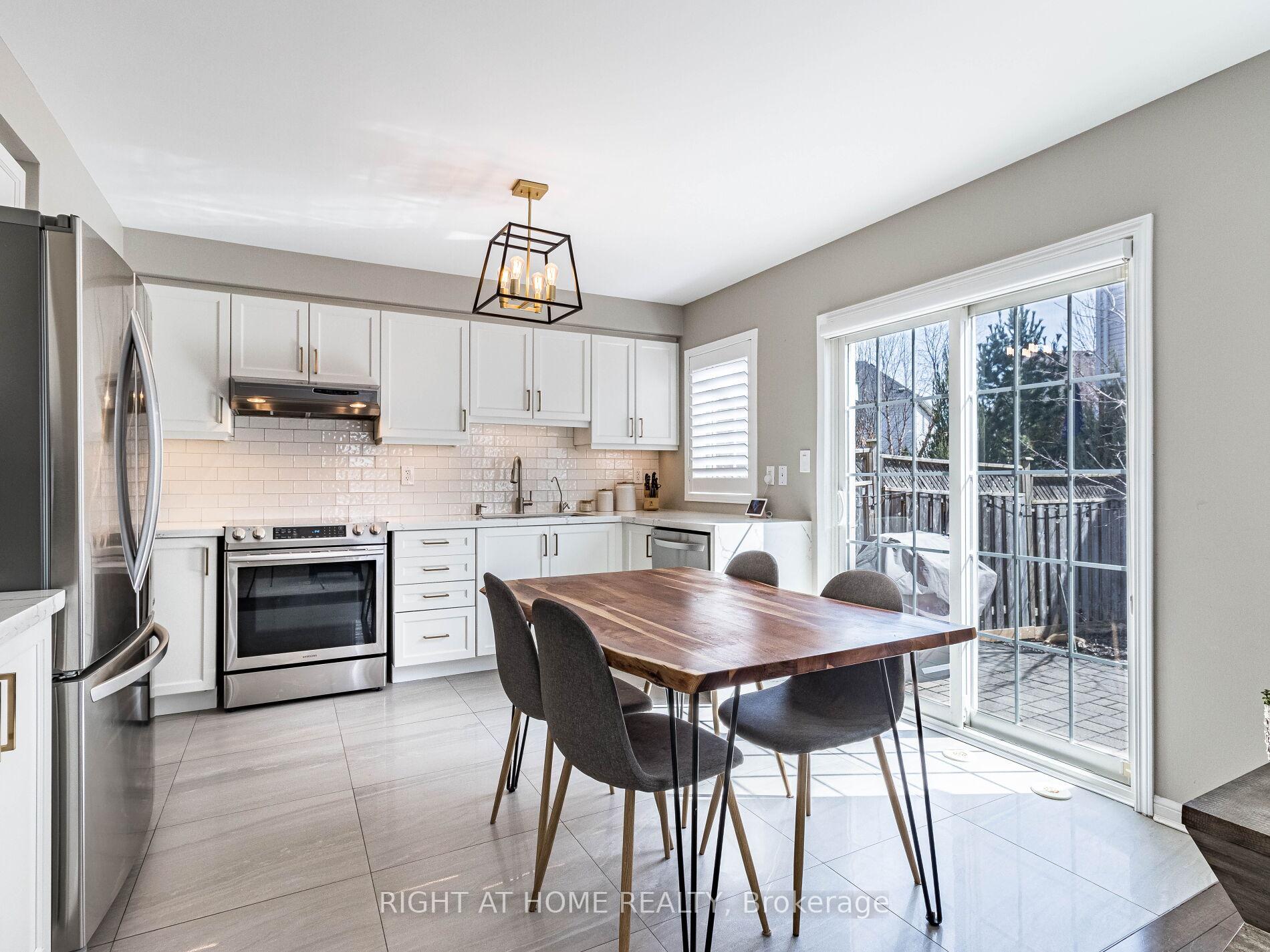 Photo 18 of 892 Philbrook Drive, Milton, Coates — HOMEH