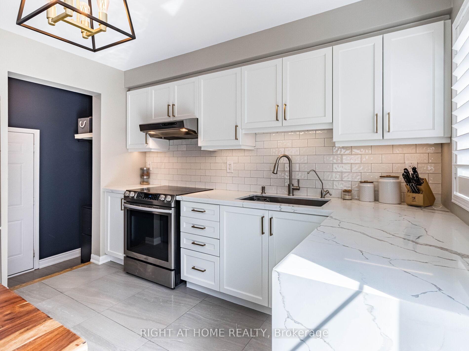 Photo 19 of 892 Philbrook Drive, Milton, Coates — HOMEH