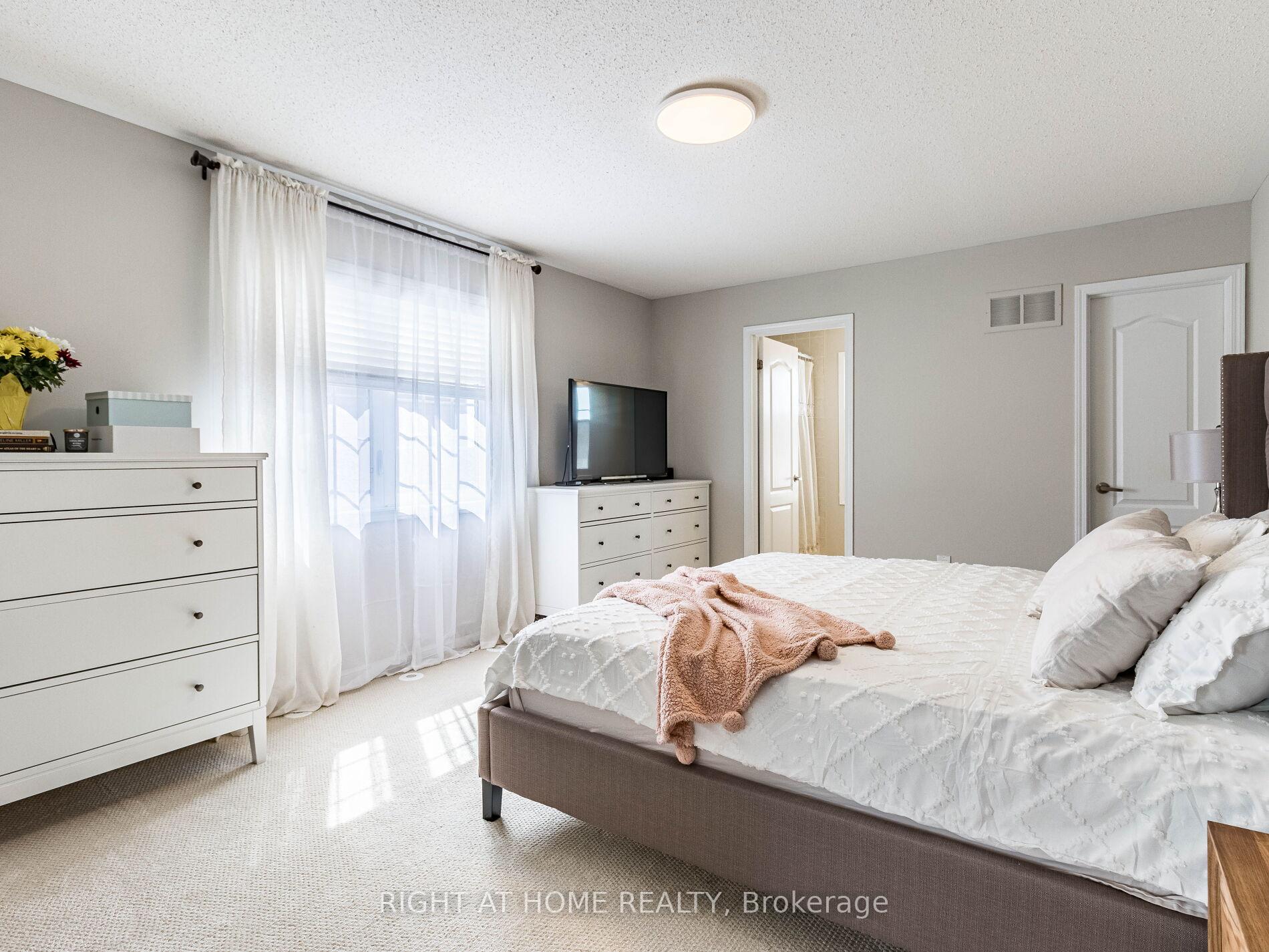 Photo 24 of 892 Philbrook Drive, Milton, Coates — HOMEH