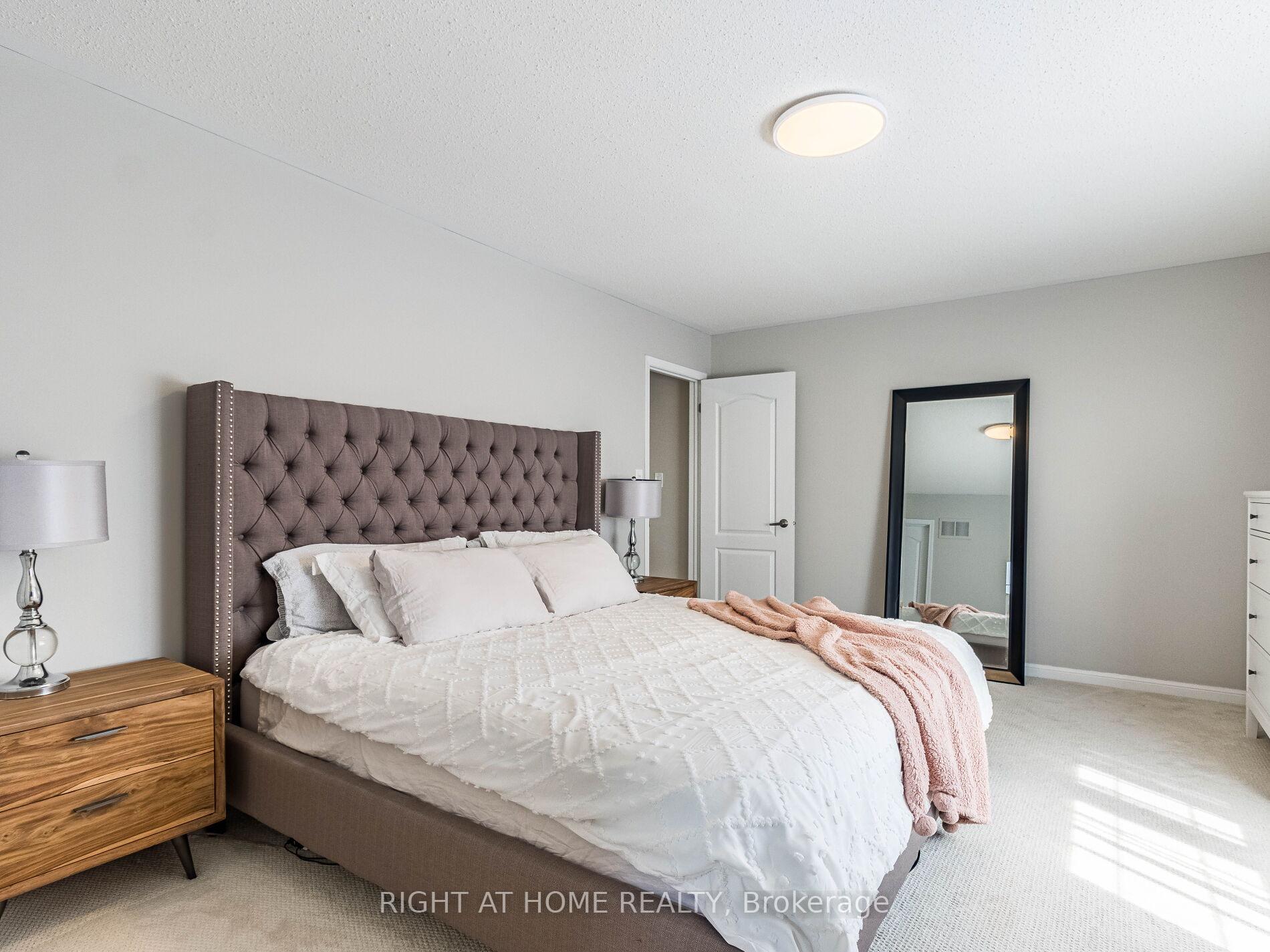Photo 25 of 892 Philbrook Drive, Milton, Coates — HOMEH