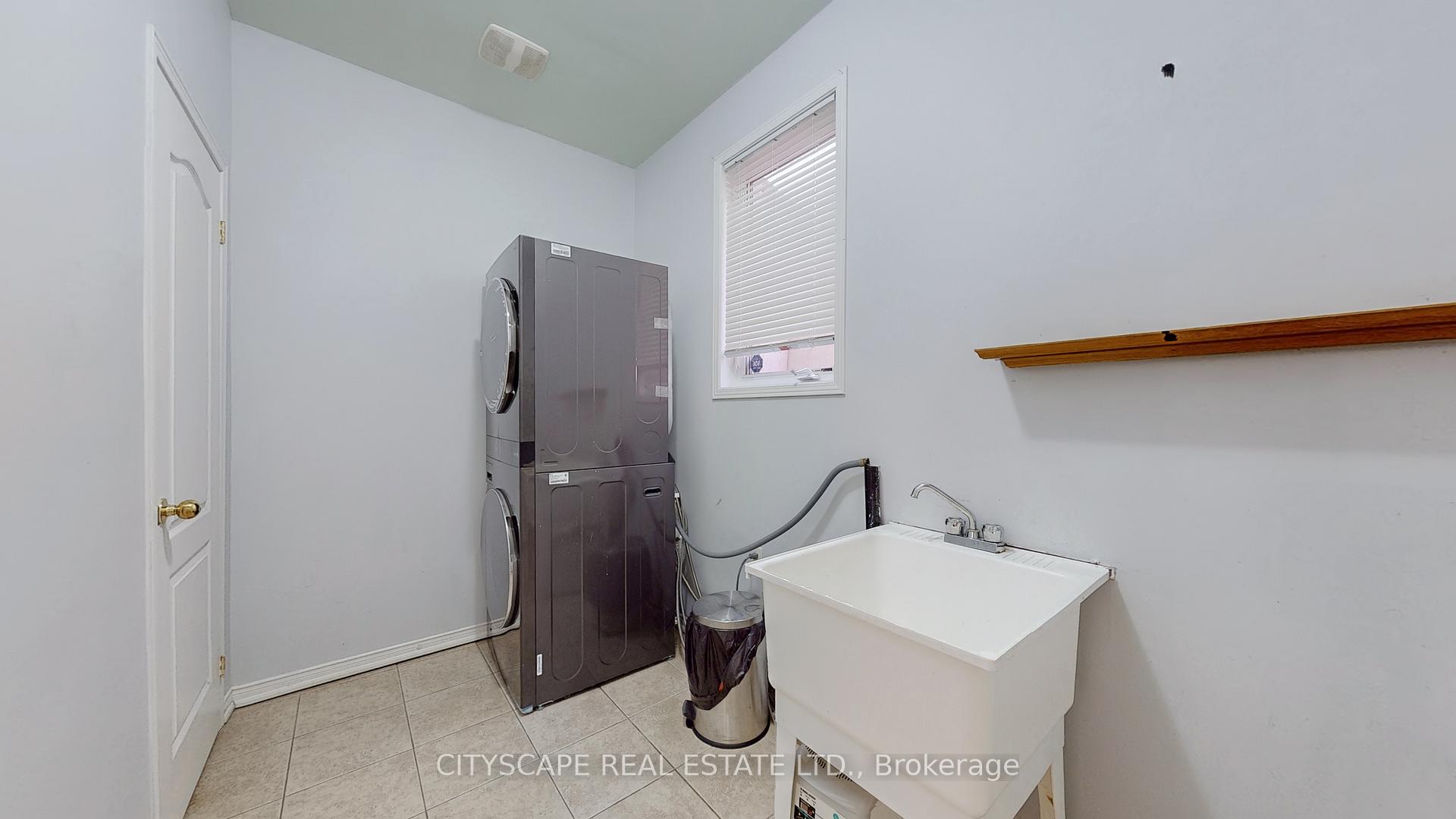 Photo 15 of 2026 Bridle Road, Oshawa, Windfields — HOMEH