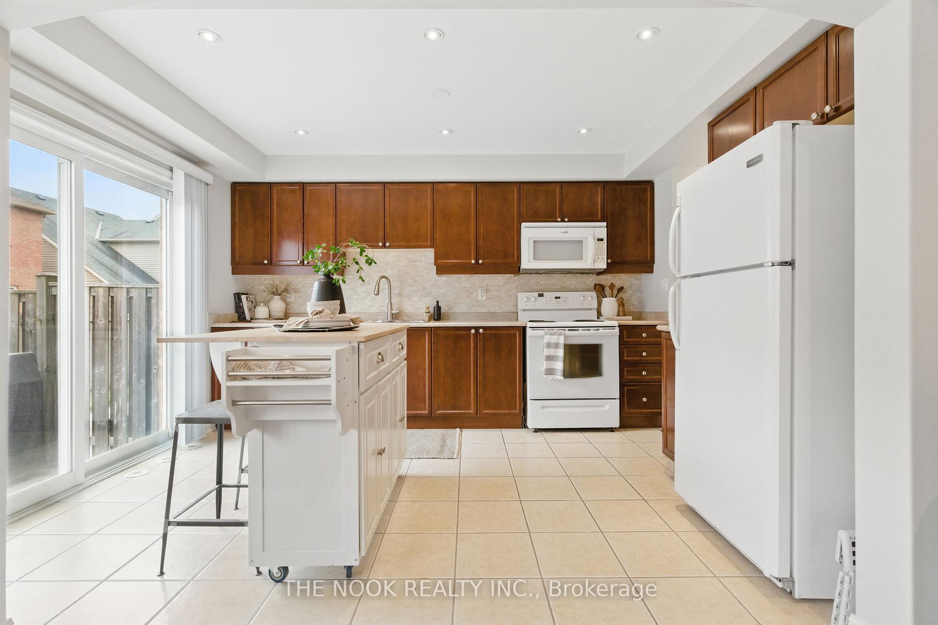 Photo 10 of 214 Prosser Circle, Milton, Harrison — HOMEH