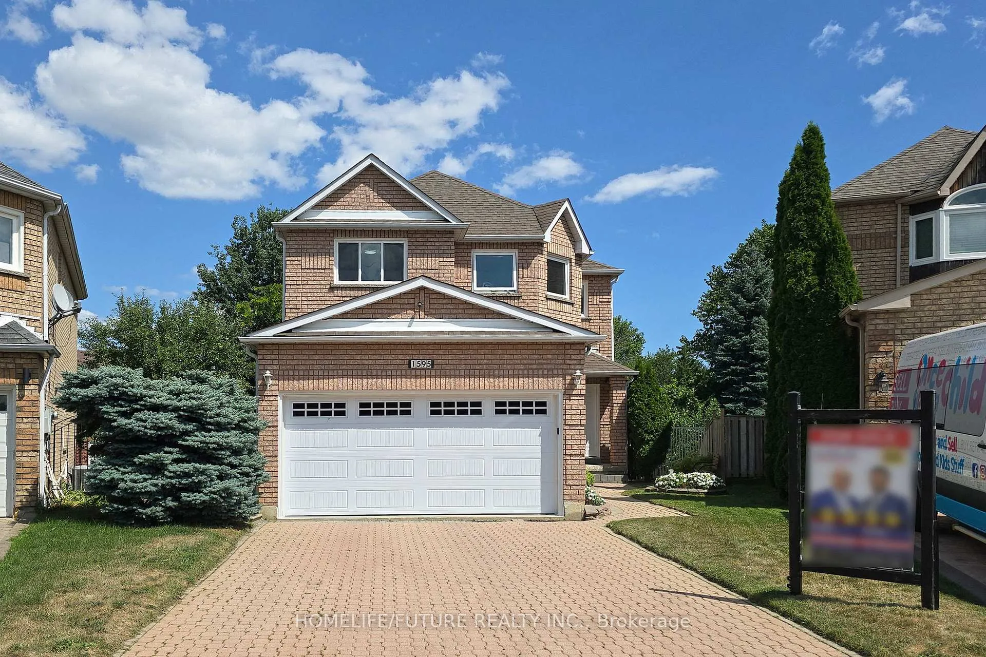 Front of 1595 Deerhurst Court