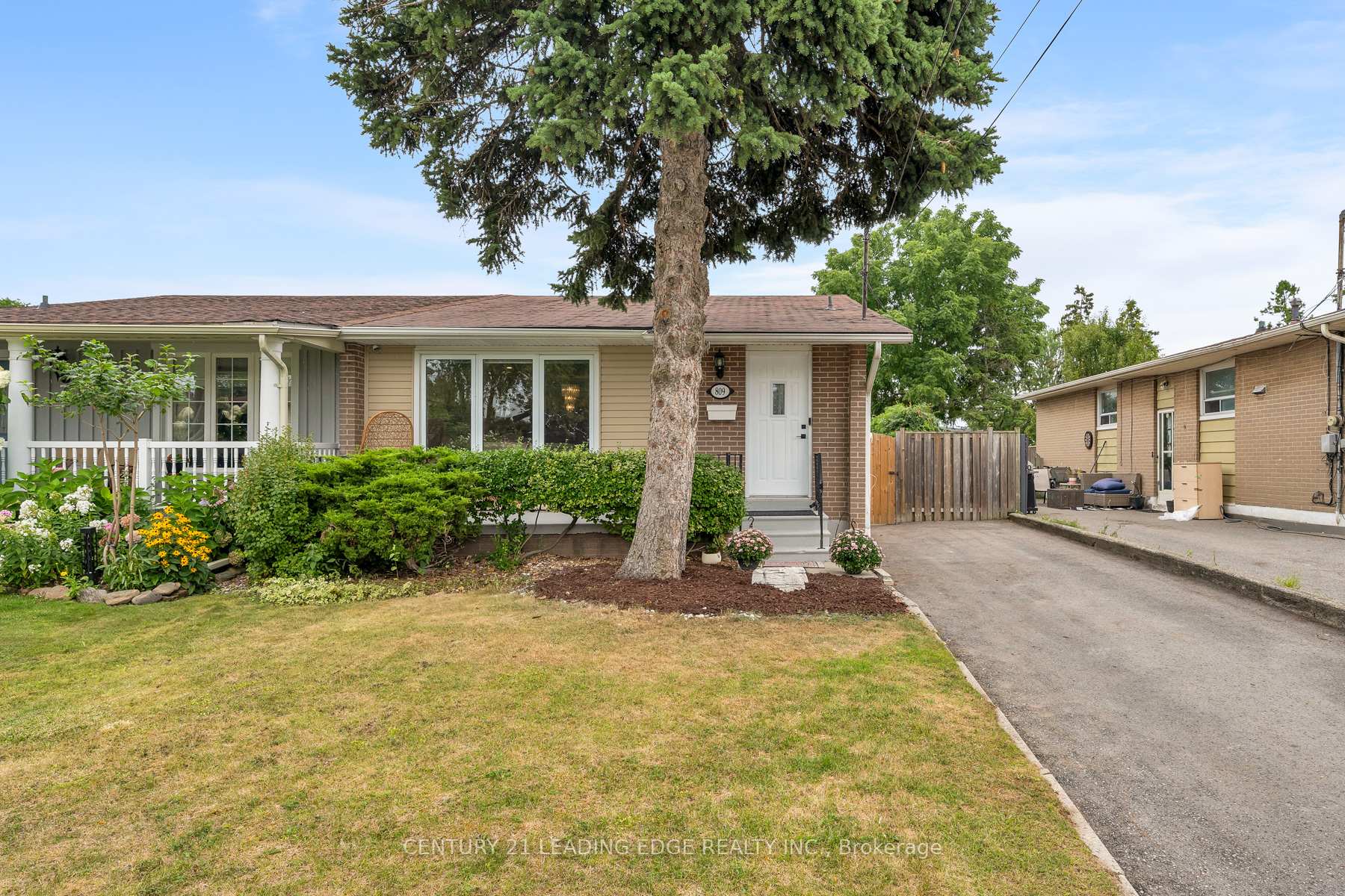 Photo 1 of 809 Sanok Drive, Pickering, West Shore — HOMEH
