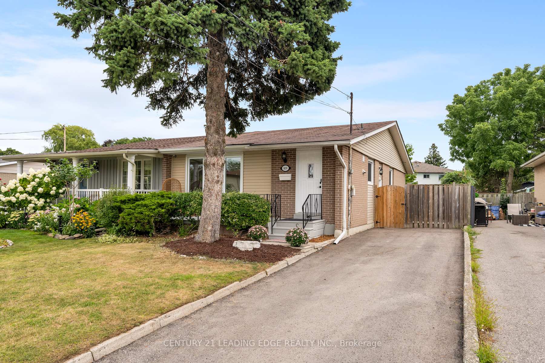 Photo 6 of 809 Sanok Drive, Pickering, West Shore — HOMEH
