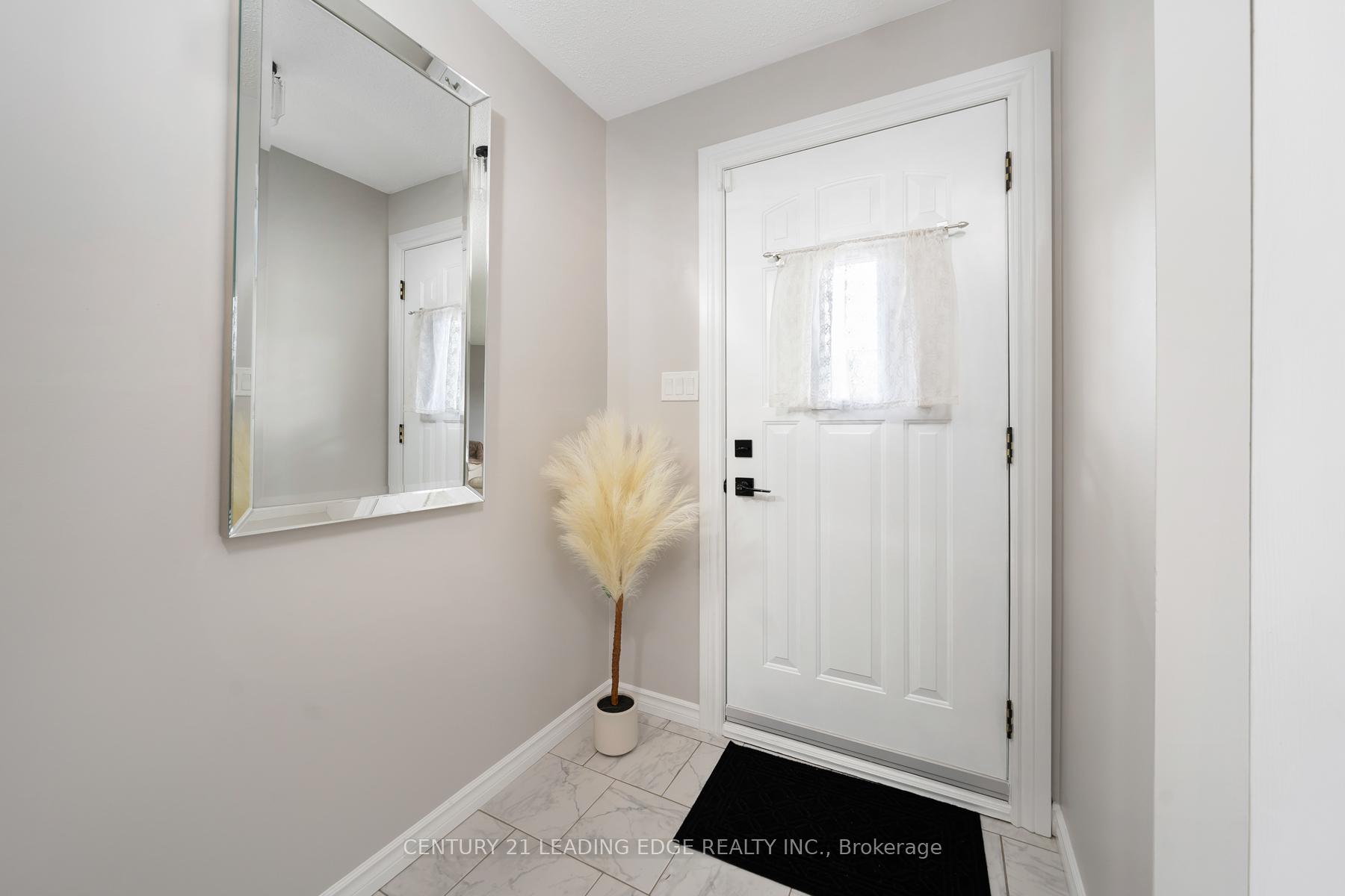 Photo 10 of 809 Sanok Drive, Pickering, West Shore — HOMEH
