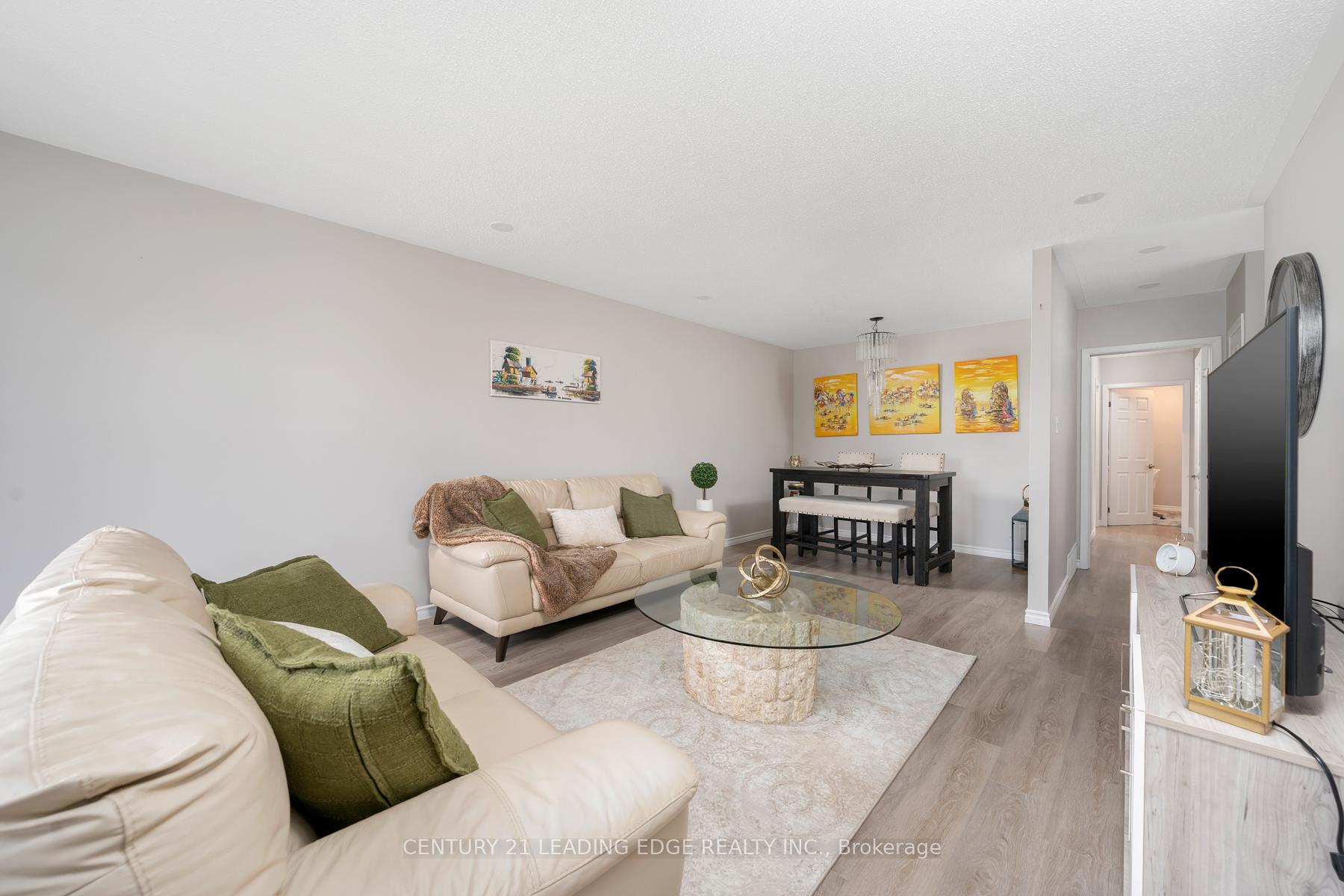 Photo 12 of 809 Sanok Drive, Pickering, West Shore — HOMEH