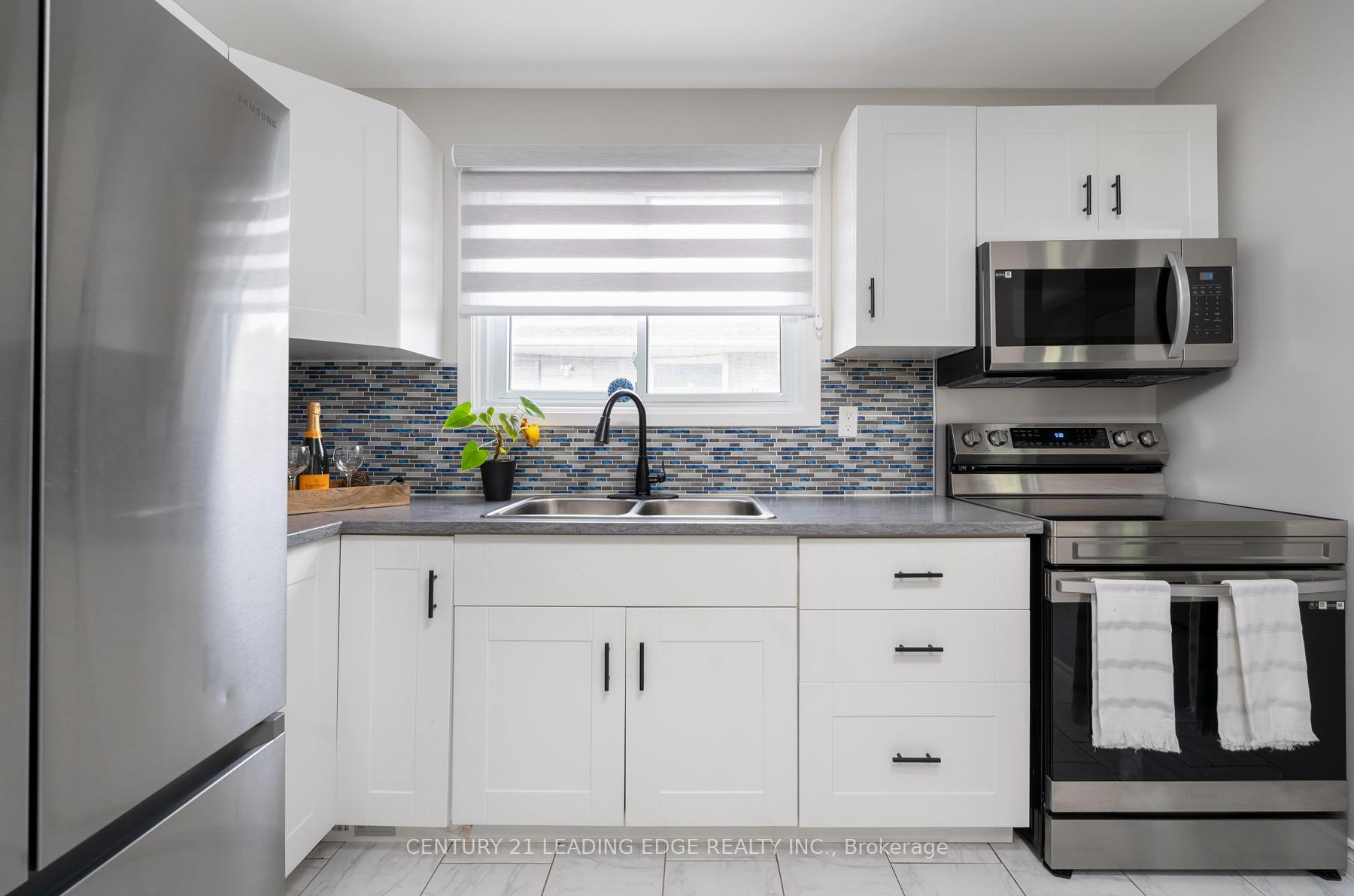 Photo 20 of 809 Sanok Drive, Pickering, West Shore — HOMEH